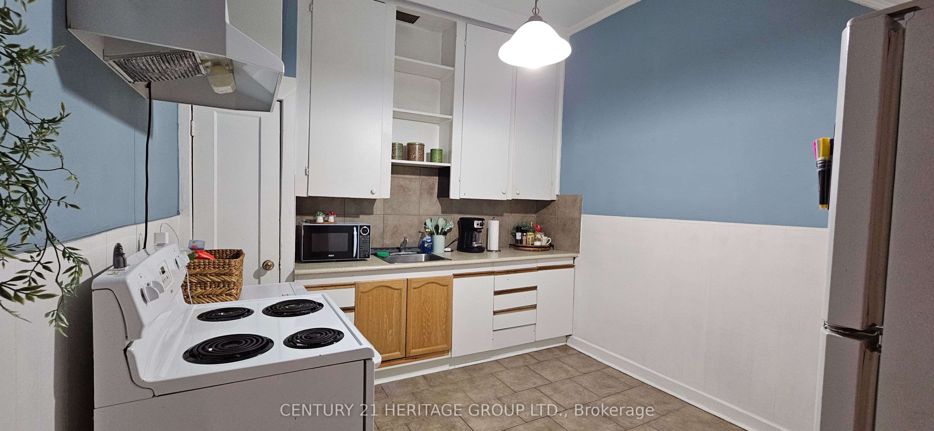 Unit 4 - 201A Main Street S, Newmarket 5