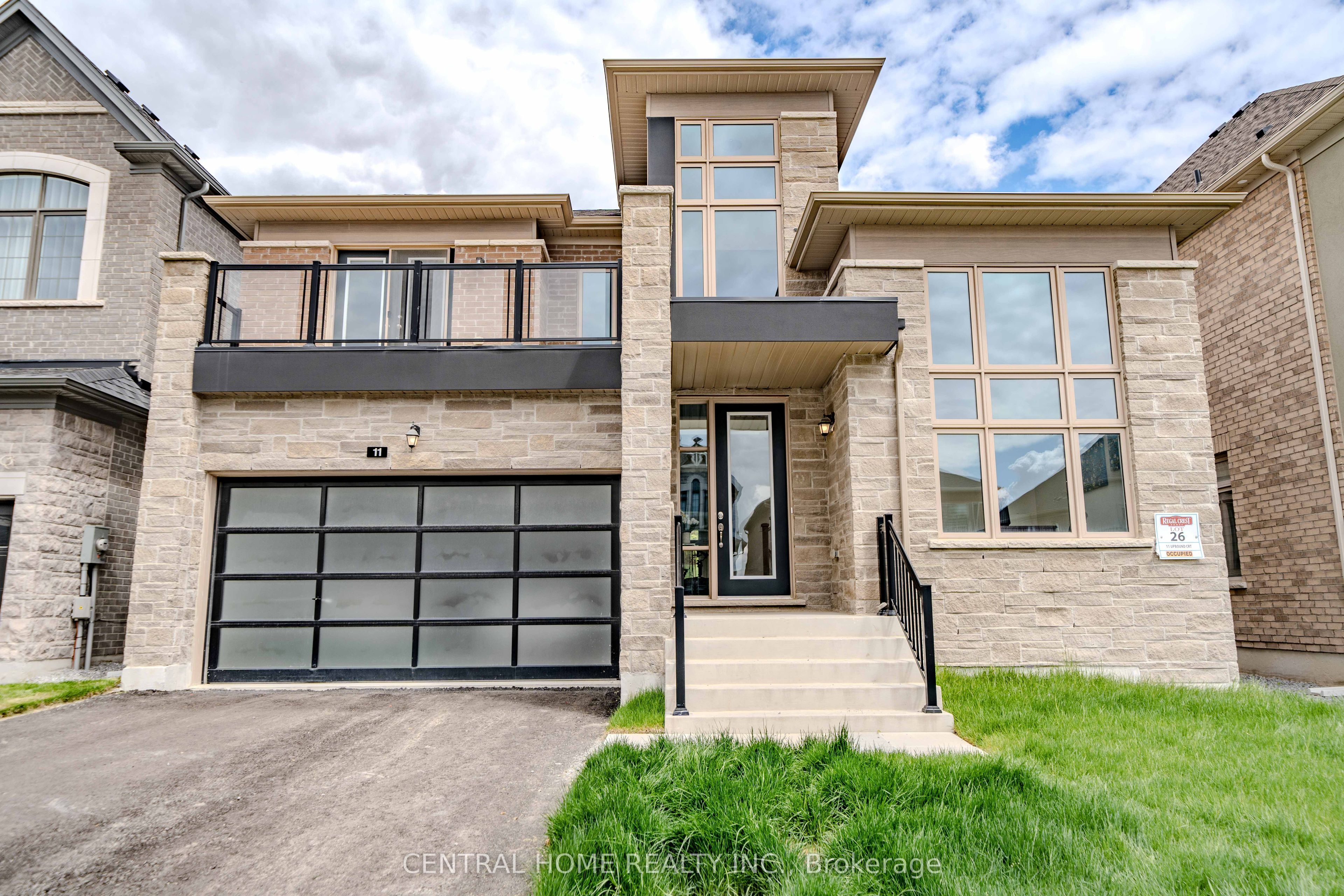 11 Upbound Crt, East Gwillimbury, Ontario L9N0E5 Listing History