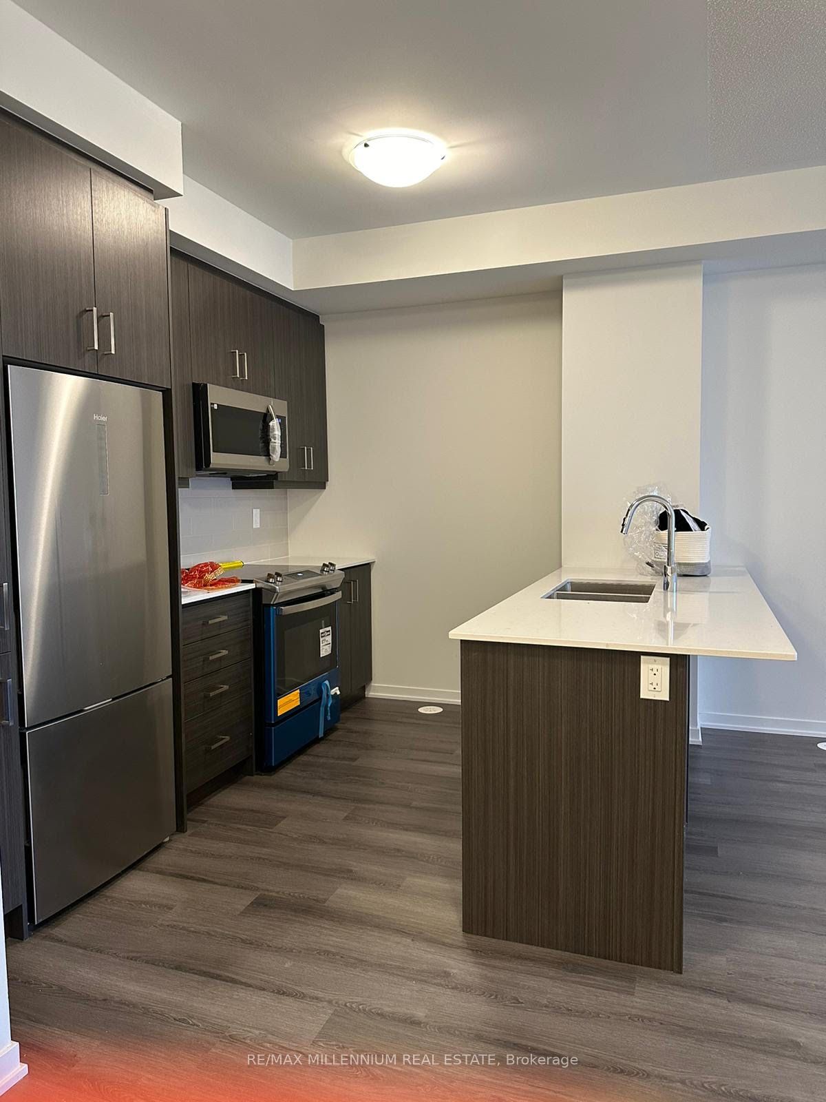 276 150 Honeycrisp Cres, Vaughan, Ontario L4K0M5 Listing History