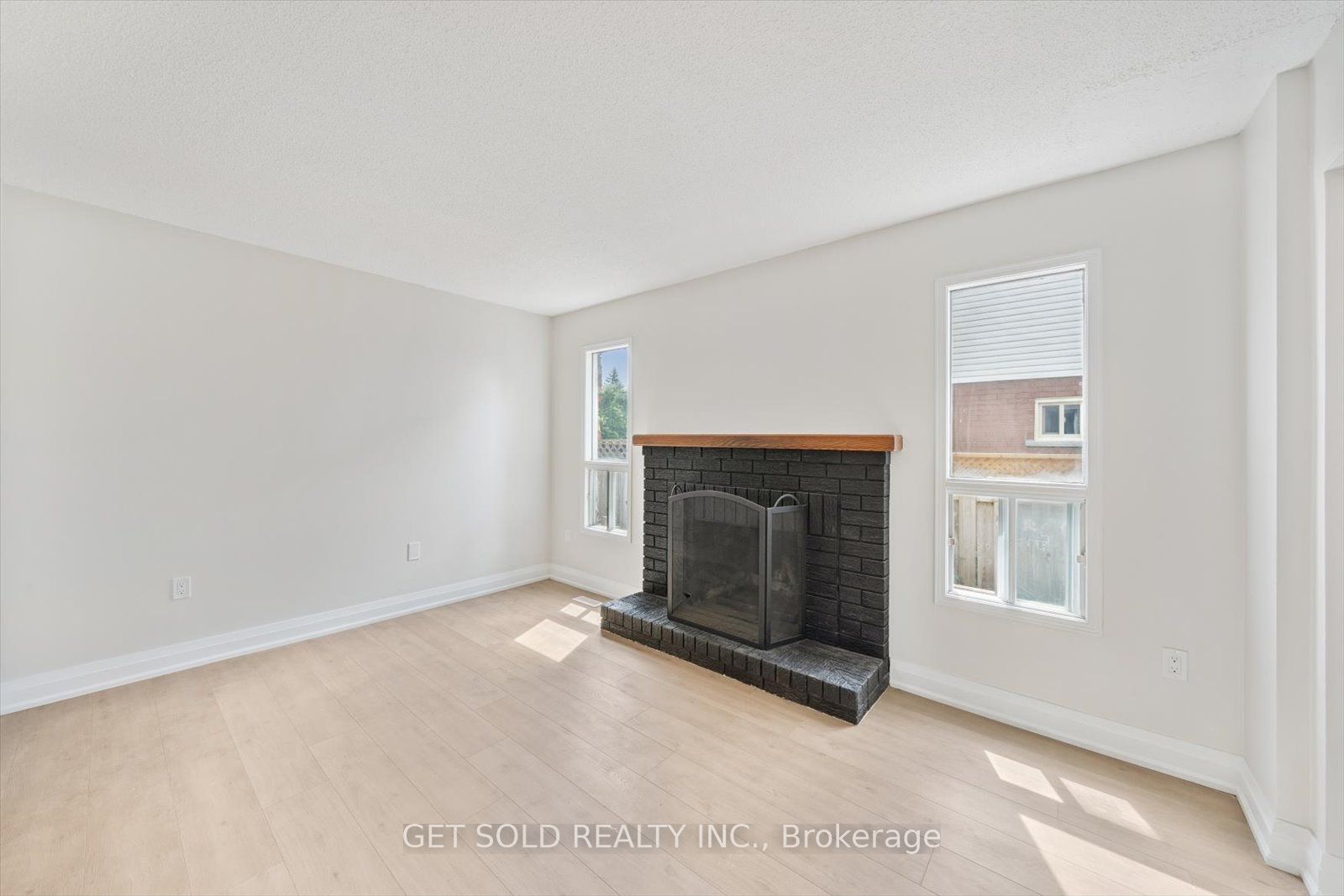 232 Kozlov Street, Barrie 3