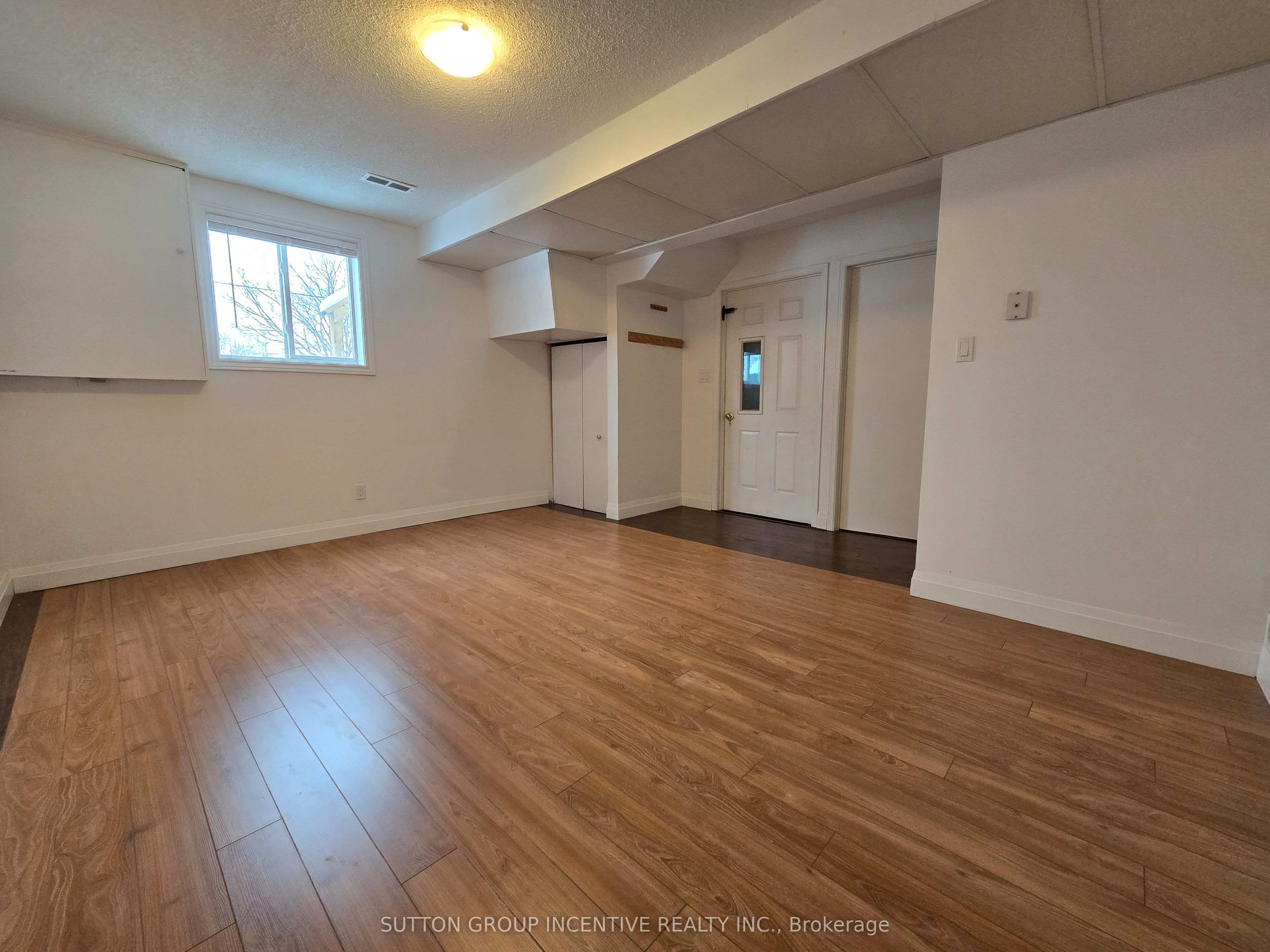 Unit Lower - 211 Cliff Road, Barrie 4