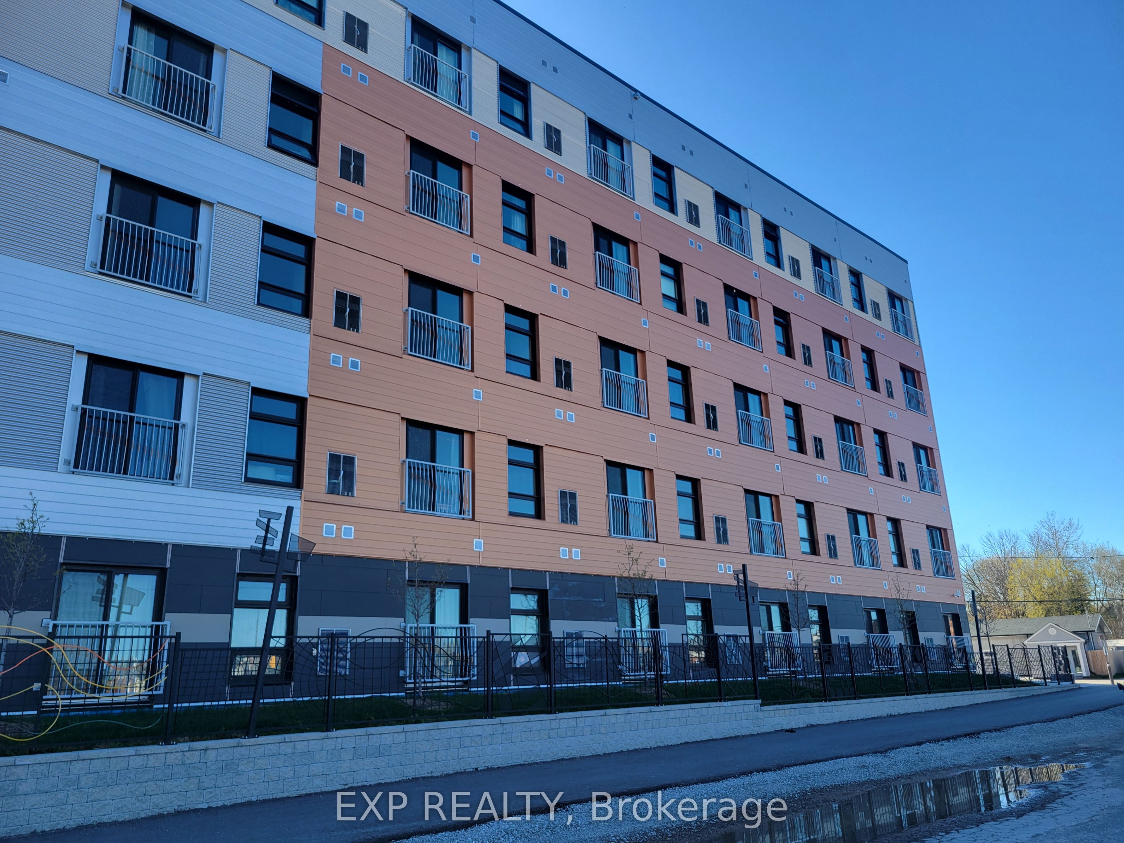 Unit 113 - 75 Barrie Road, Orillia 2