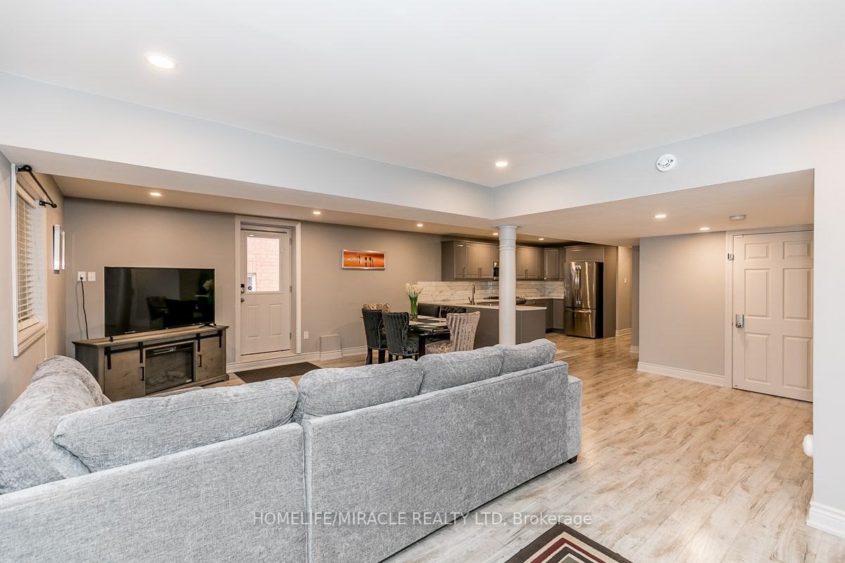 Unit Basement - 60 Edwards Drive, Barrie 2