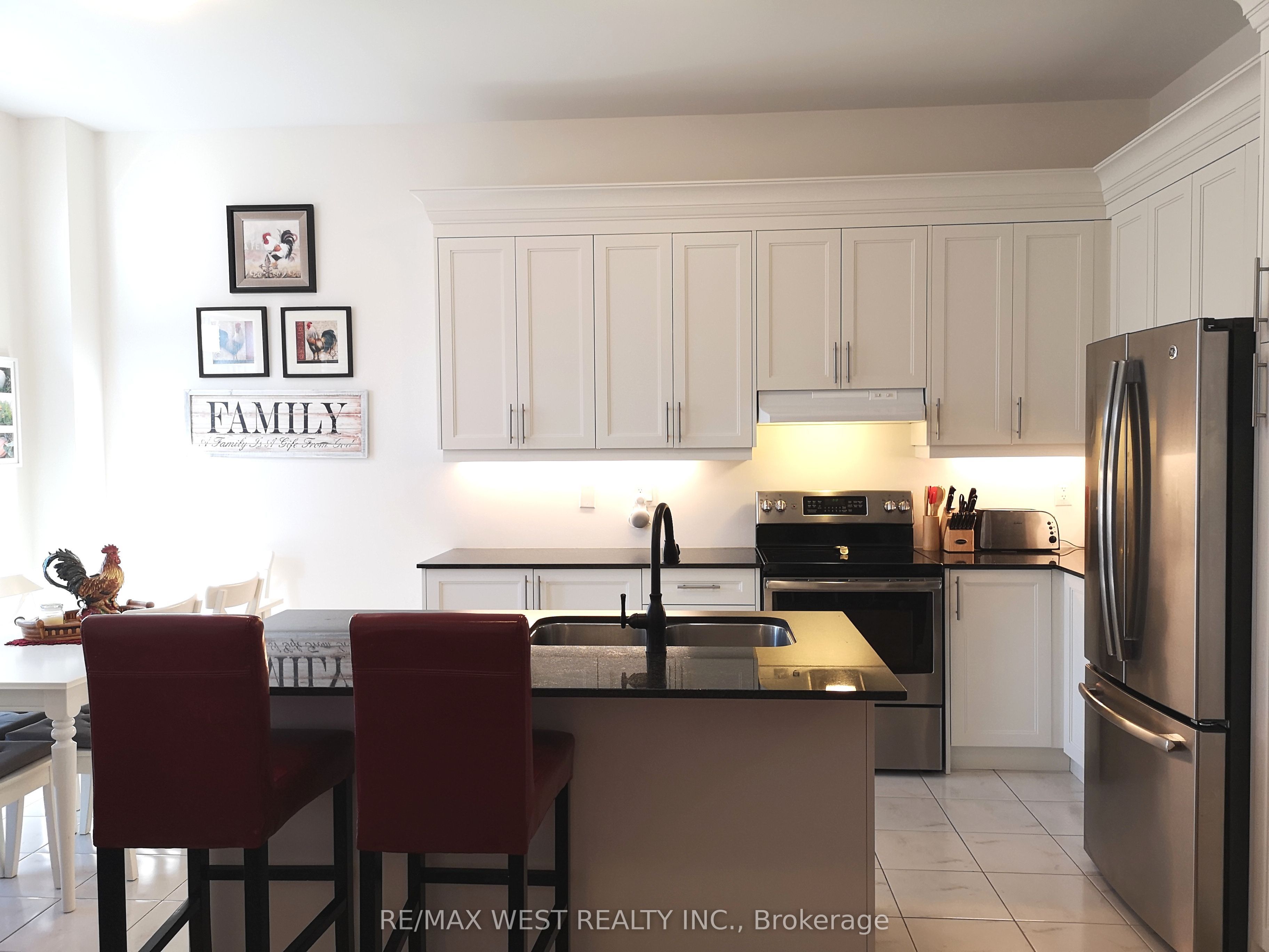 22 Farewell Avenue, Wasaga Beach 3