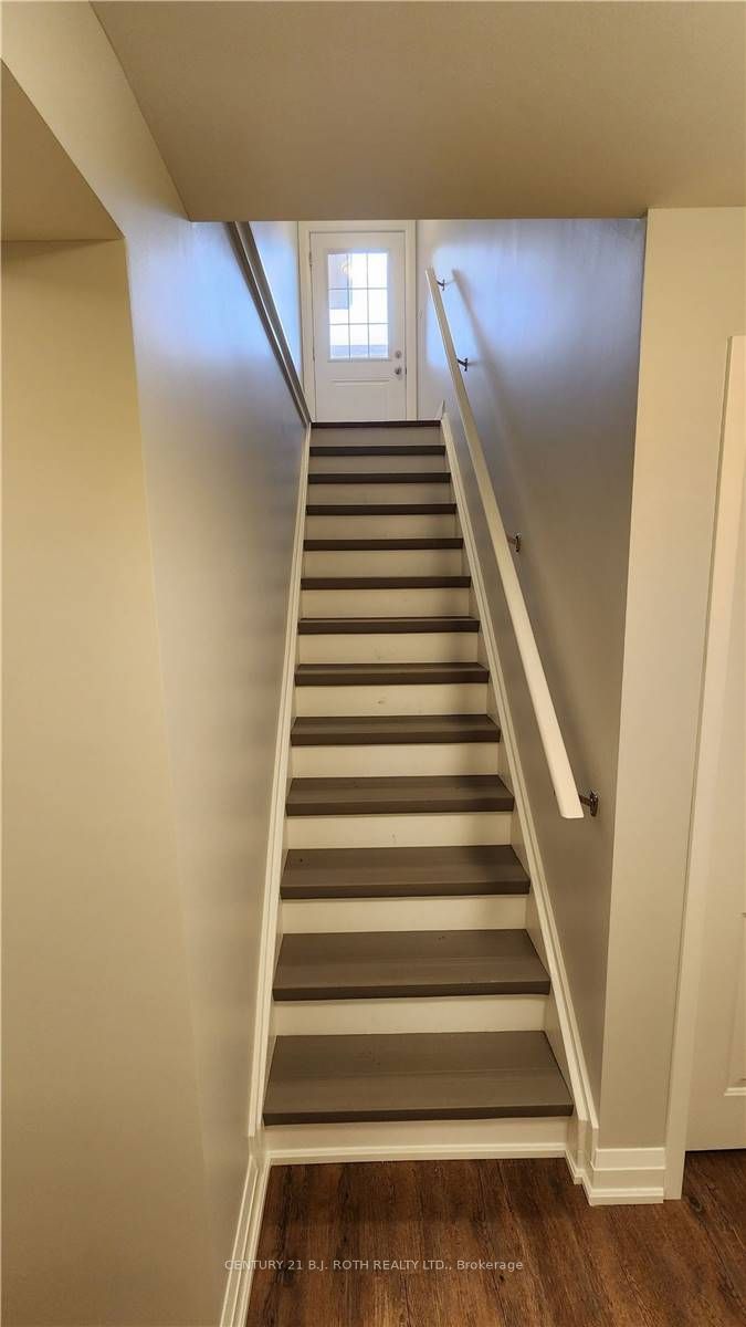Unit Lower - 300 Cundles Road W, Barrie 3