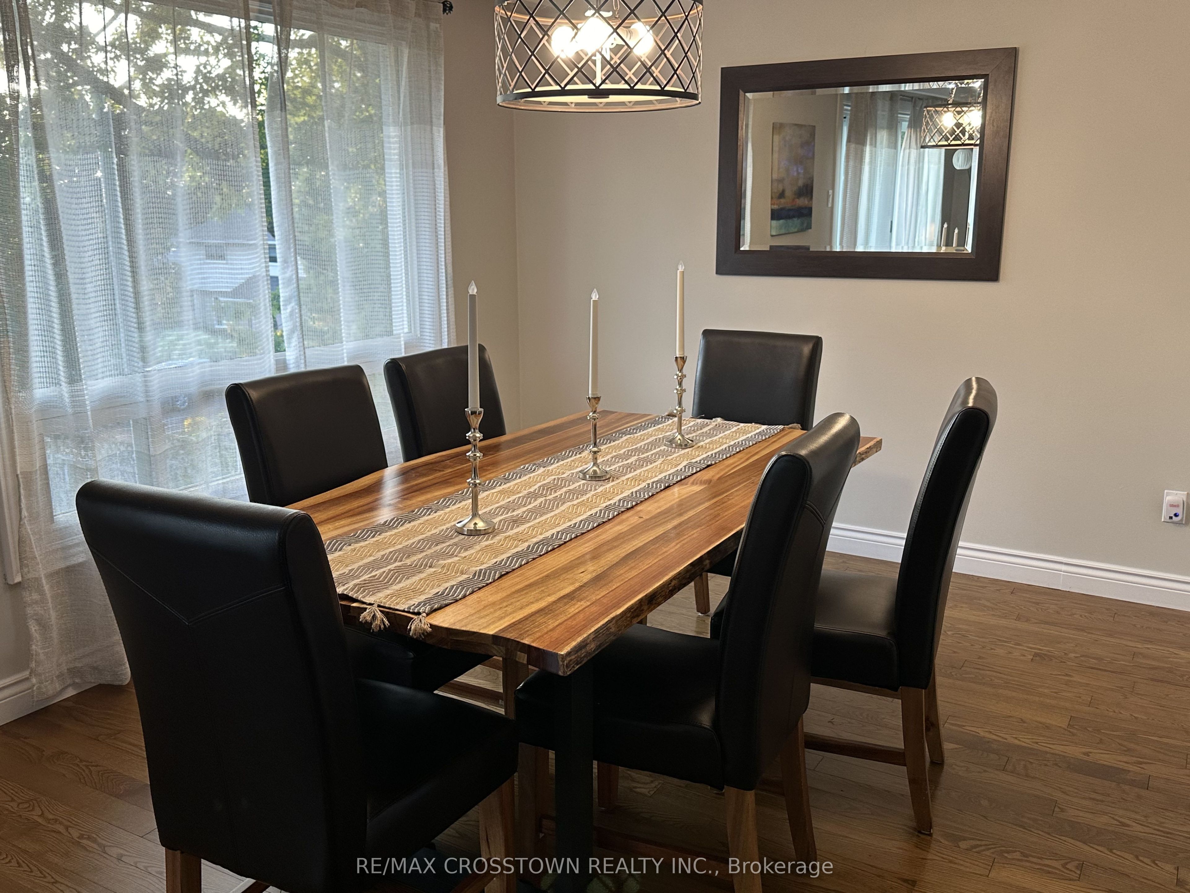 64 MARSHALL Street, Barrie 5