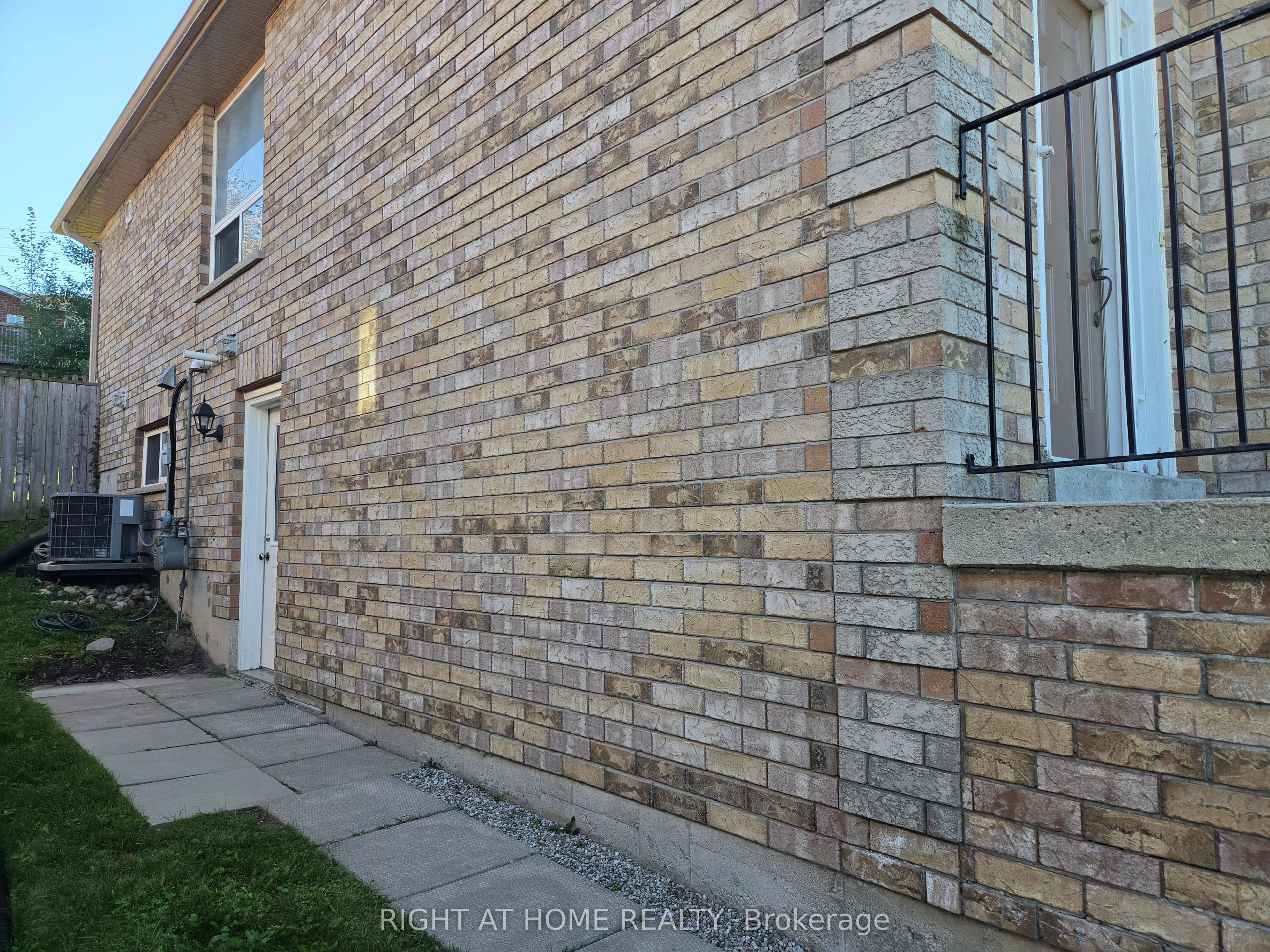 Unit Lower - 35 Forest Dale Drive, Barrie 4
