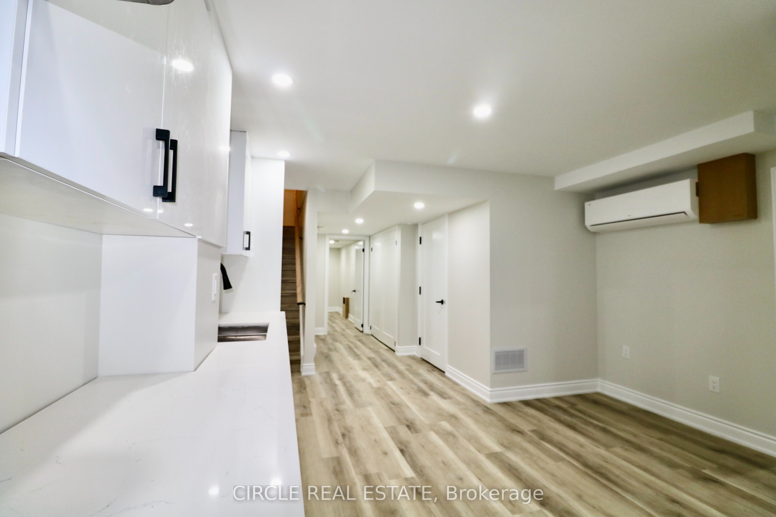 Unit 1 - 59 PHOENIX Boulevard, Barrie 4