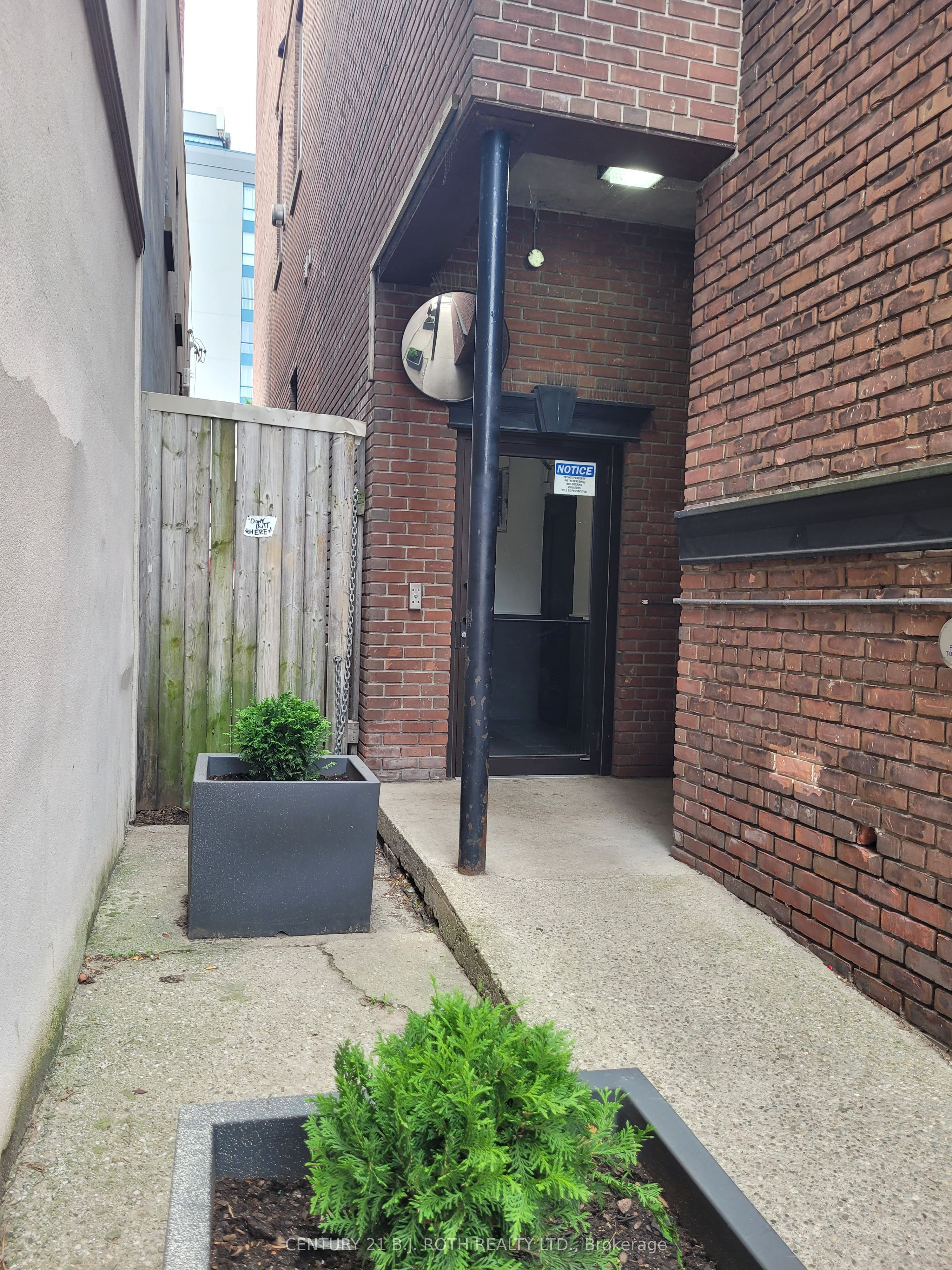 Unit 203 - 19 Dunlop Street W, Barrie 2