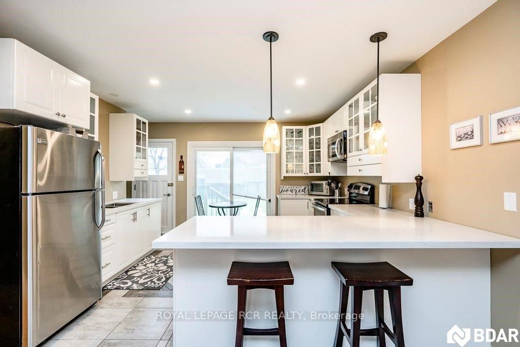 52 Drury Lane, Barrie 2