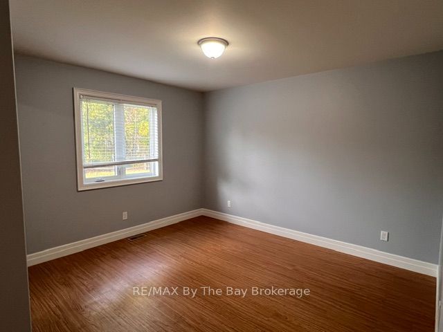 Unit Unit a - 22 Edward Street W, Clearview 4