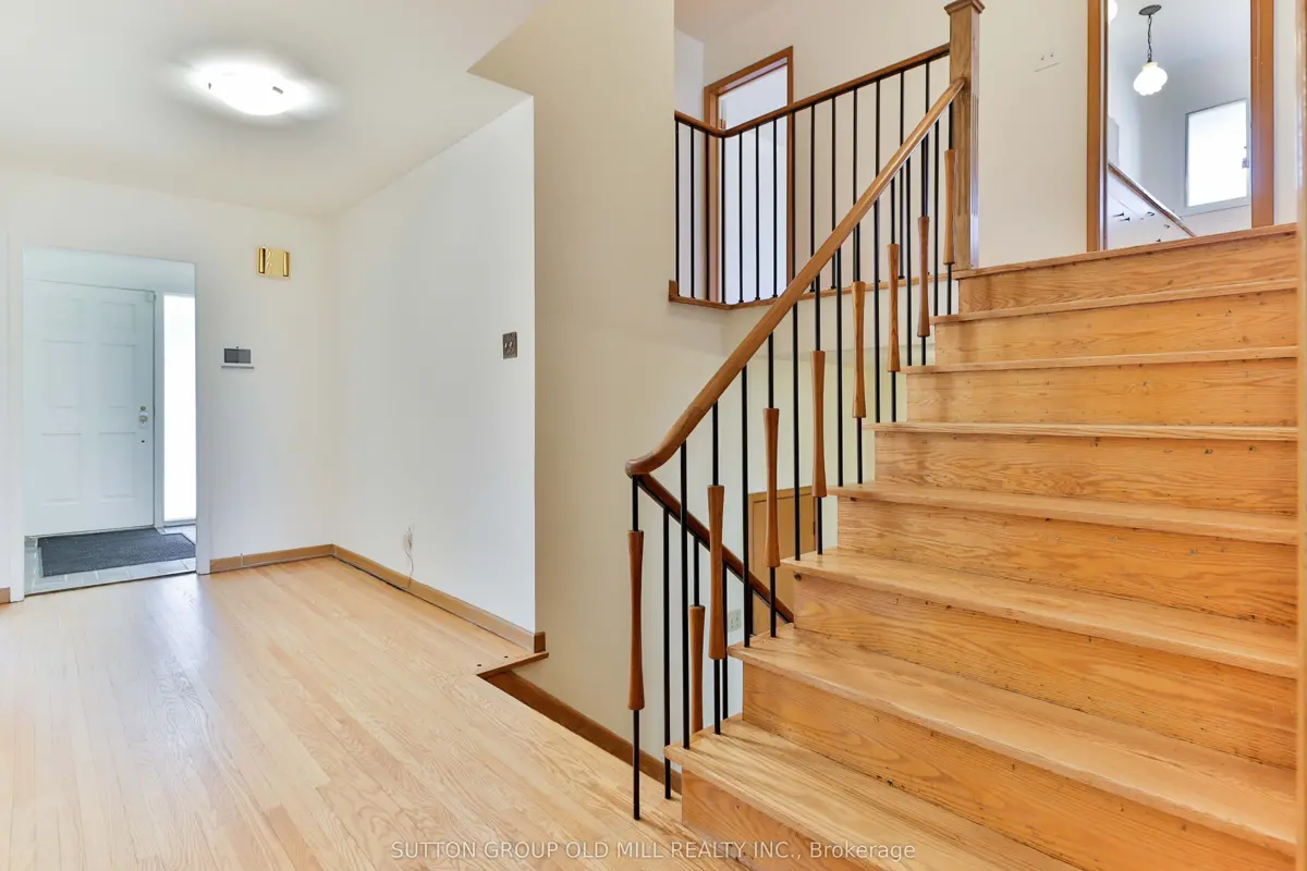22 Hunting Ridge 32 Hunting Ridge, Etobicoke, Ontario Sold History | HouseSigma