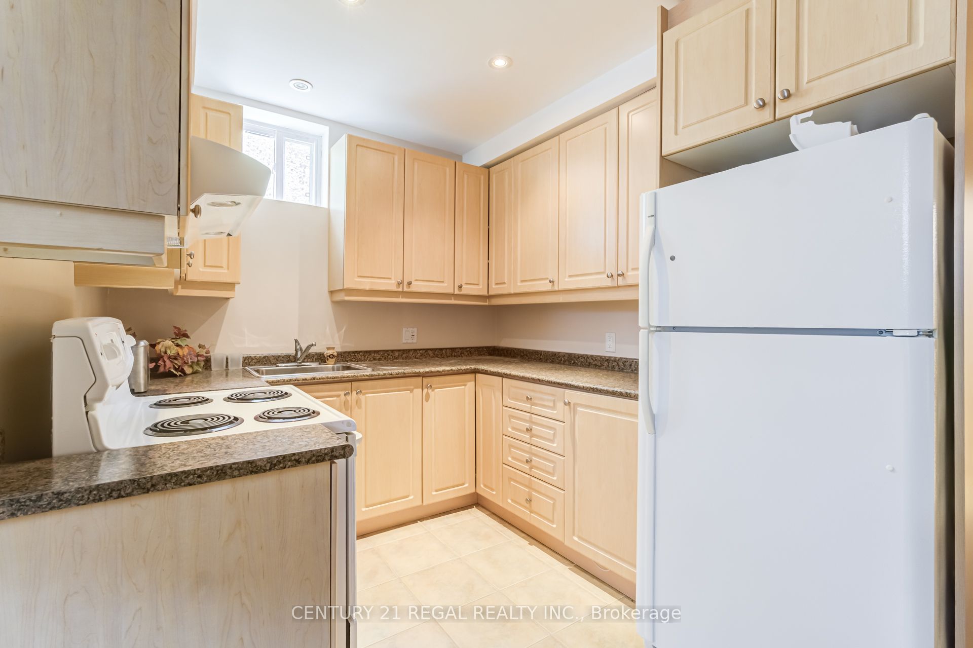Unit Basement - 2A Twenty Eighth Street, Etobicoke 2
