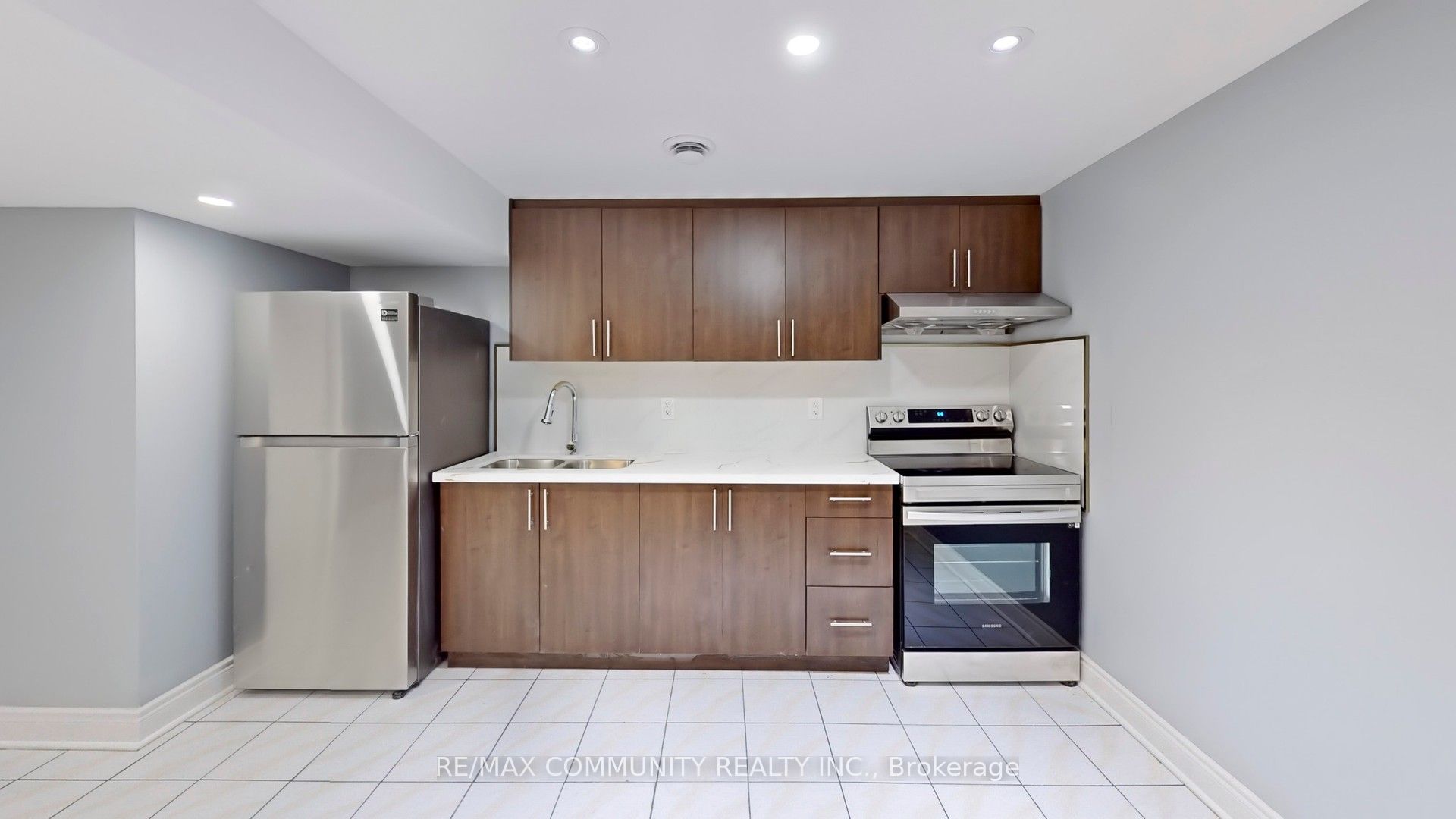 Unit Basement - 32 Faywood Drive, Brampton 4