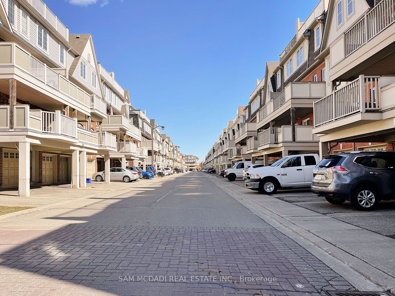 Unit 2 - 639 Dundas Street W, Mississauga 4