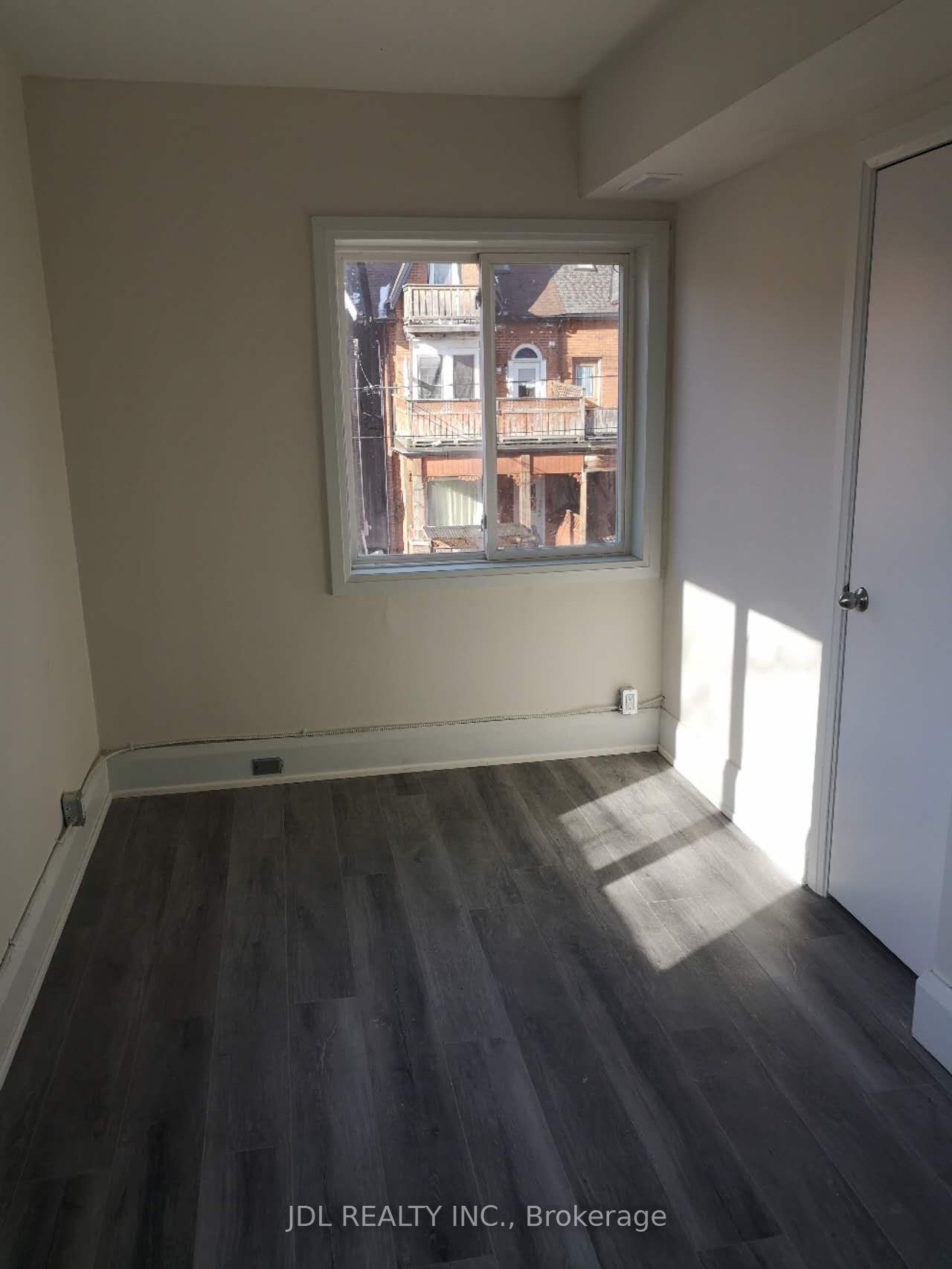 Unit 5 - 5 Sorauren Avenue, Toronto 3