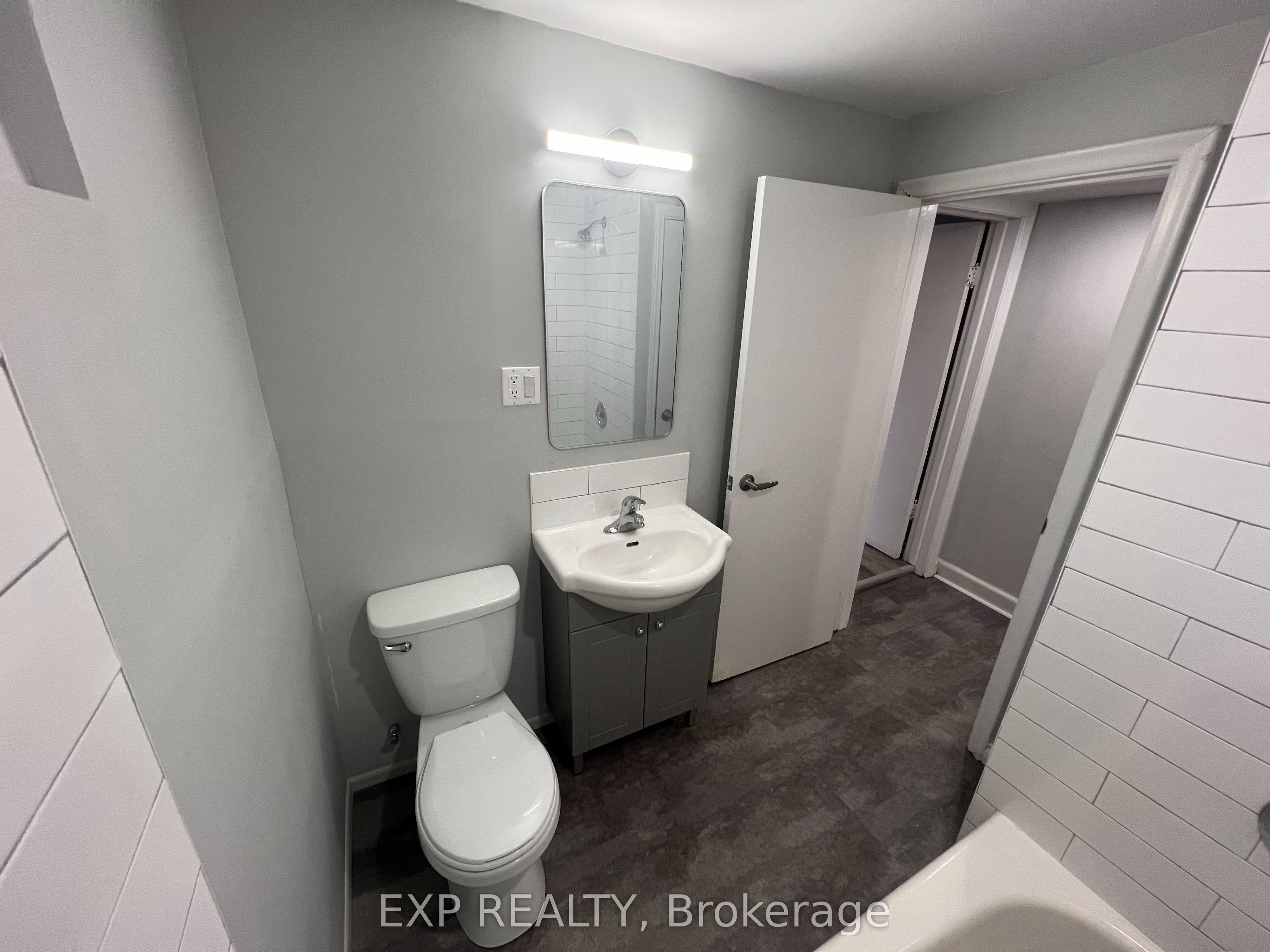 Unit 5 - 1 Henderson Avenue, Brampton 5