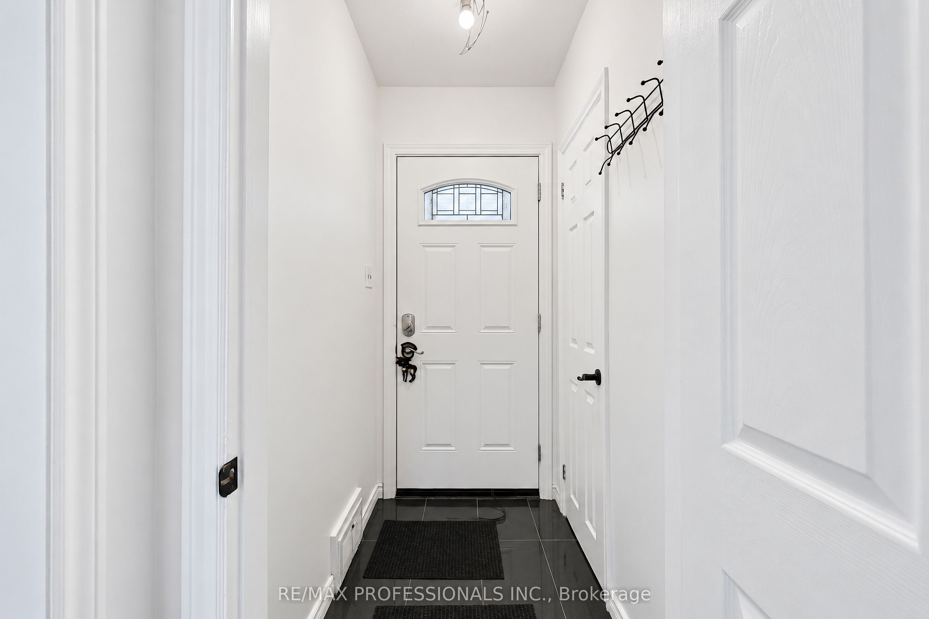 Unit Main - 145 Yorkview Drive, Etobicoke 4