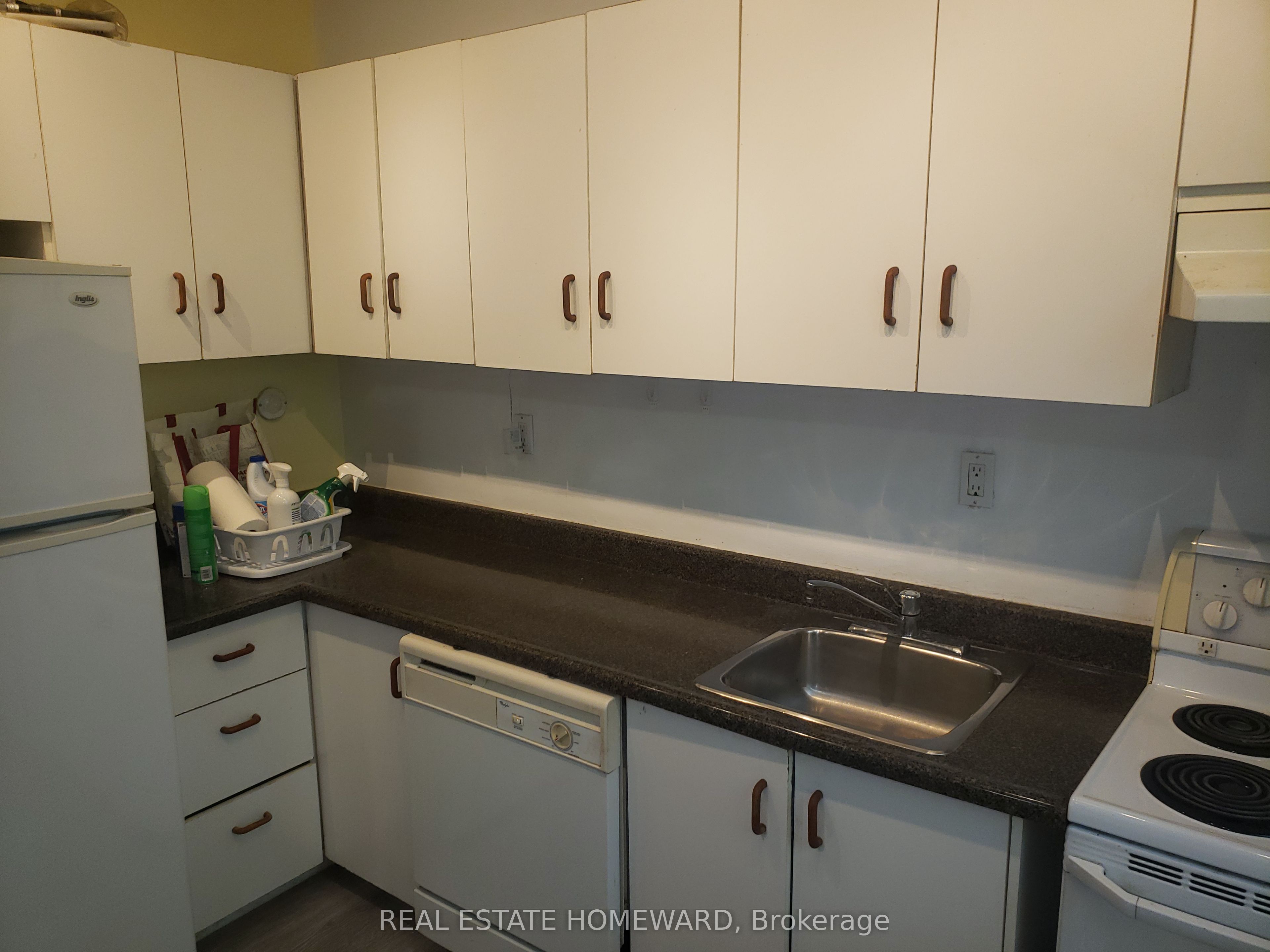 Unit A (1st Flr) - 687 Dupont Street, Toronto 4