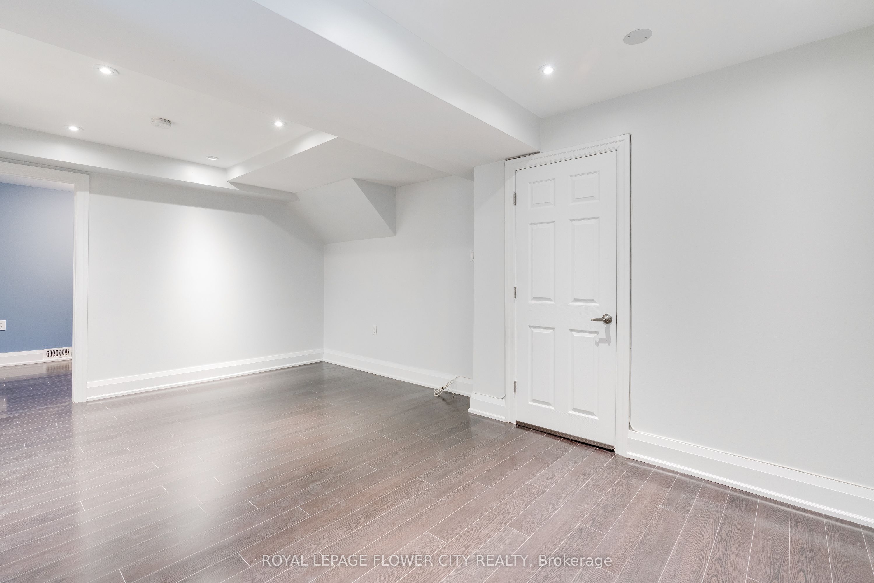 5674 Whitehorn Avenue E, Mississauga 5