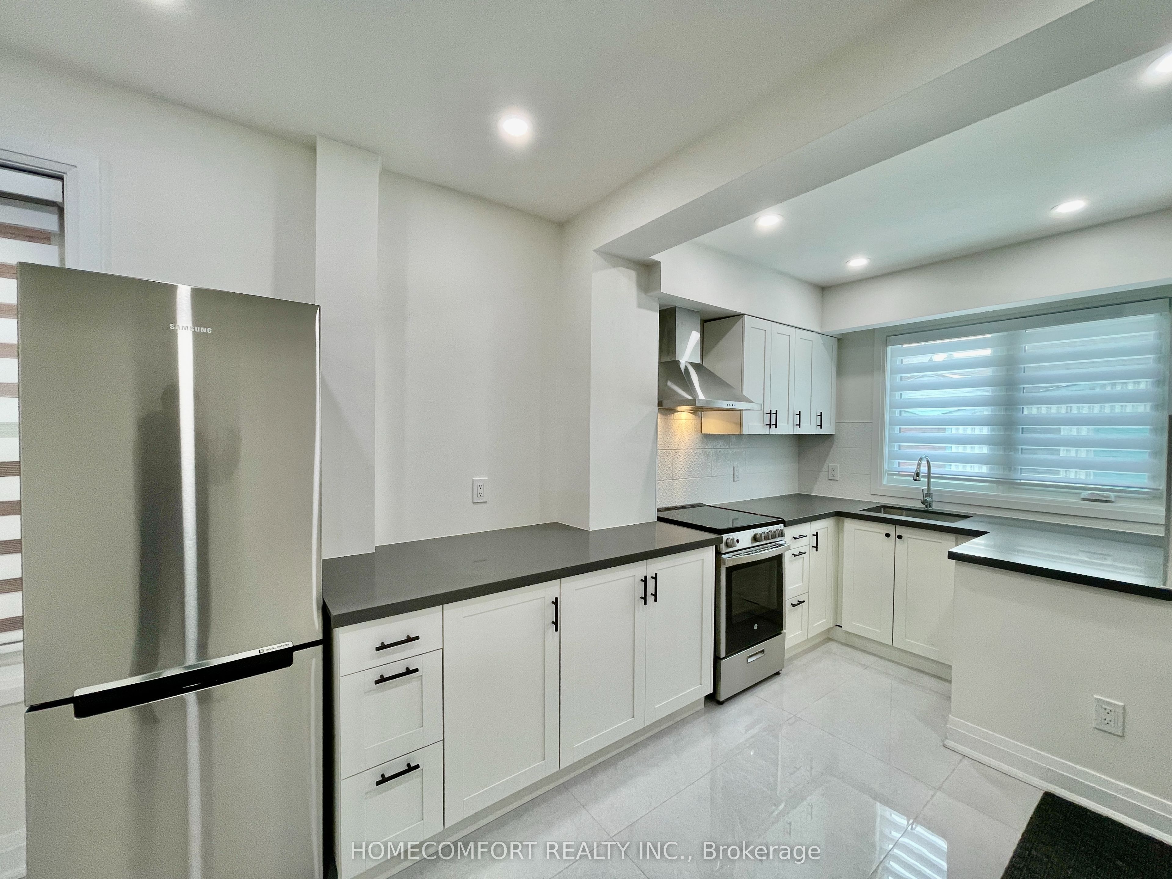 Unit Main - 20 St Clair Gardens, Toronto 3