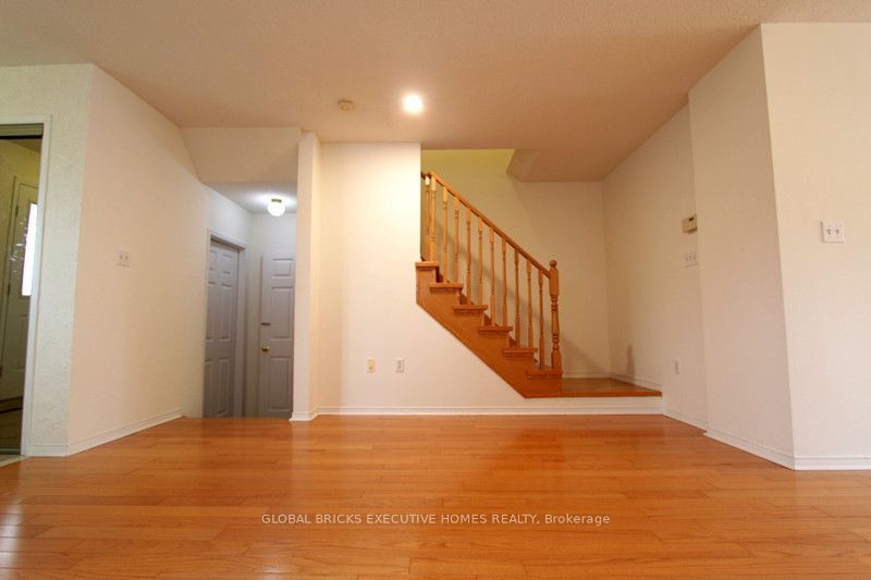 3384 Snowball Road, Mississauga 5