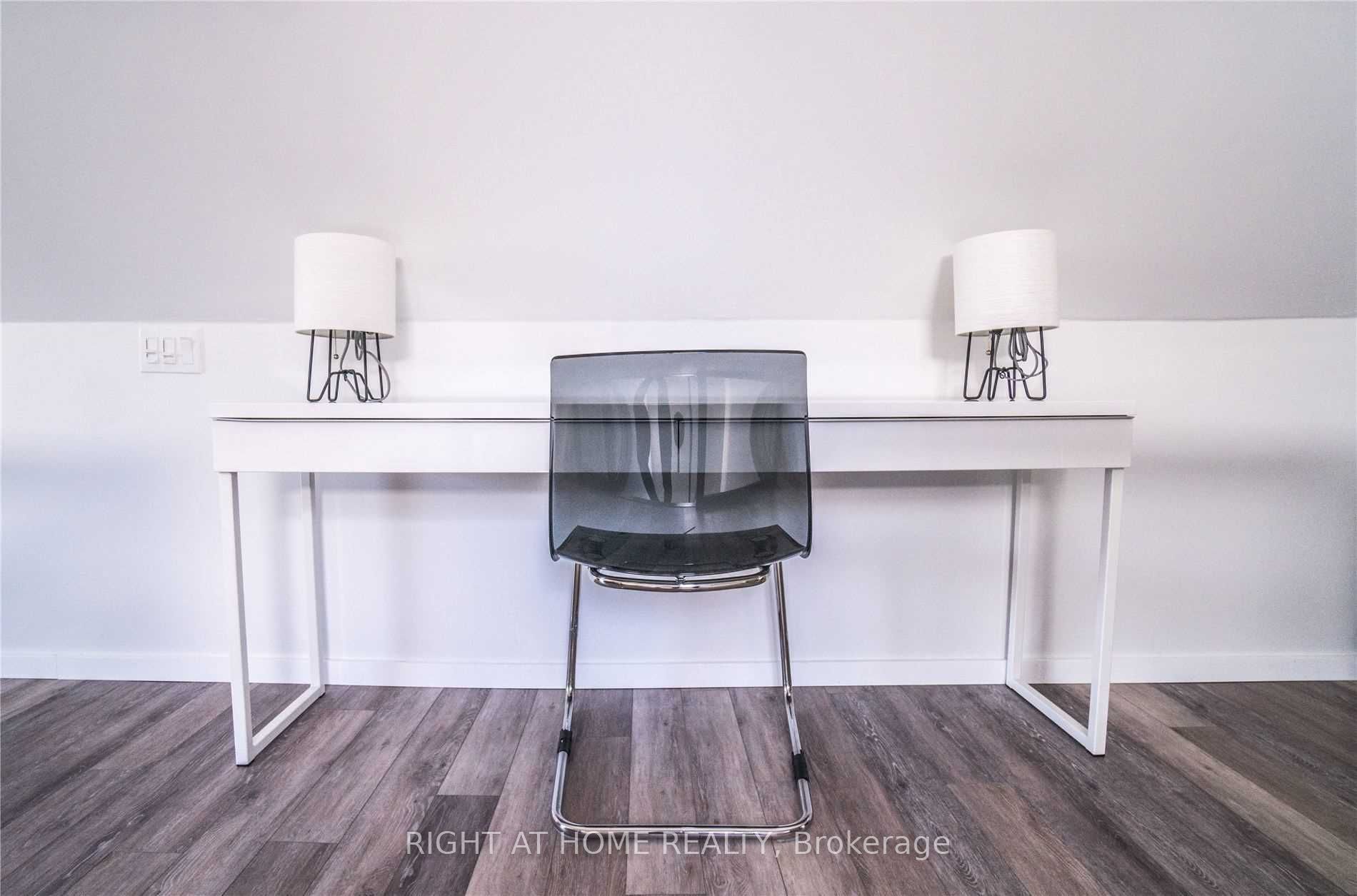 Unit Loft - 164 Trafalgar Road, Oakville 4