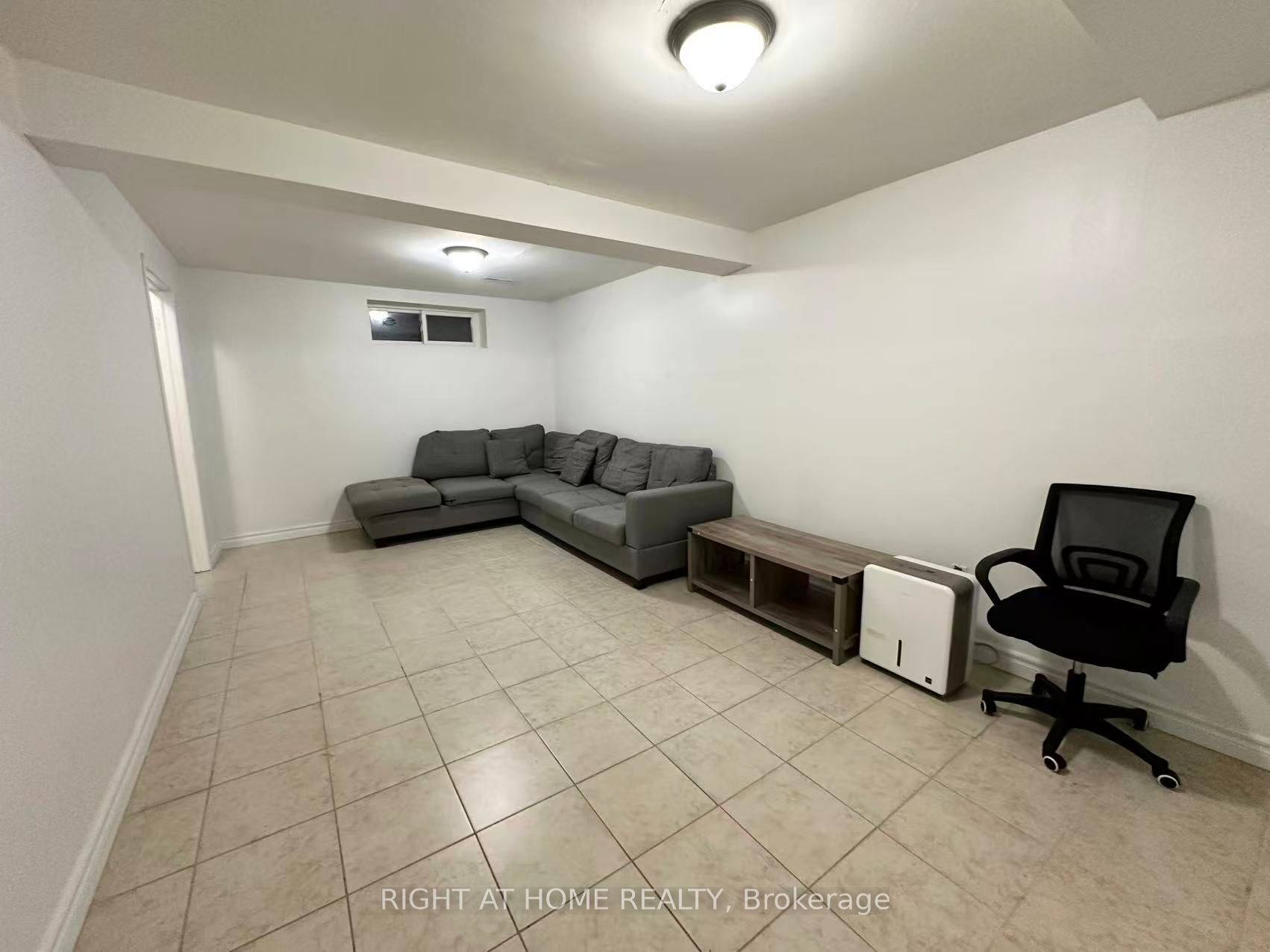 Unit Lower - 4125 Bishopstoke Lane, Mississauga 4