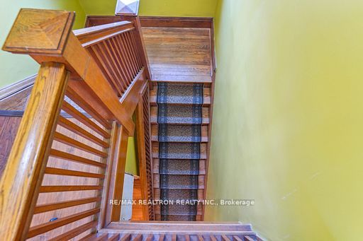 Unit Second Floor - 2585 Lake Shore Boulevard W, Etobicoke 4