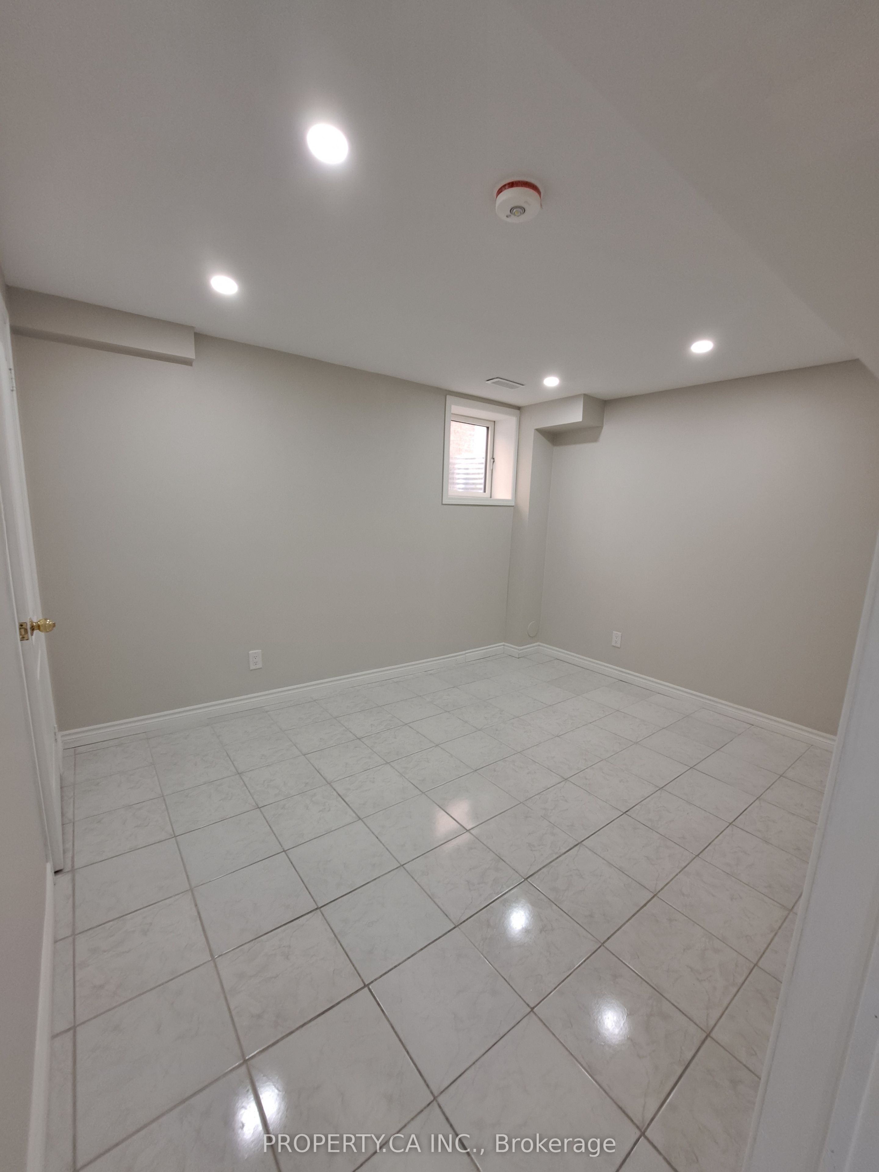 Unit Bsmt - 135 Sunny Meadow Boulevard, Brampton 3