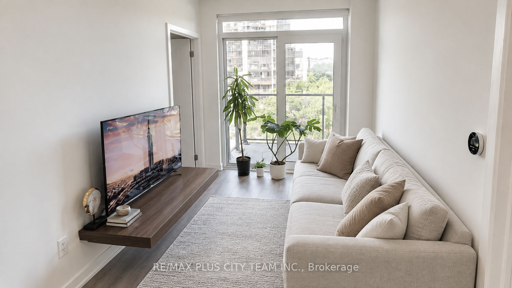 Unit 302 - 1007 The Queensway, Etobicoke 4