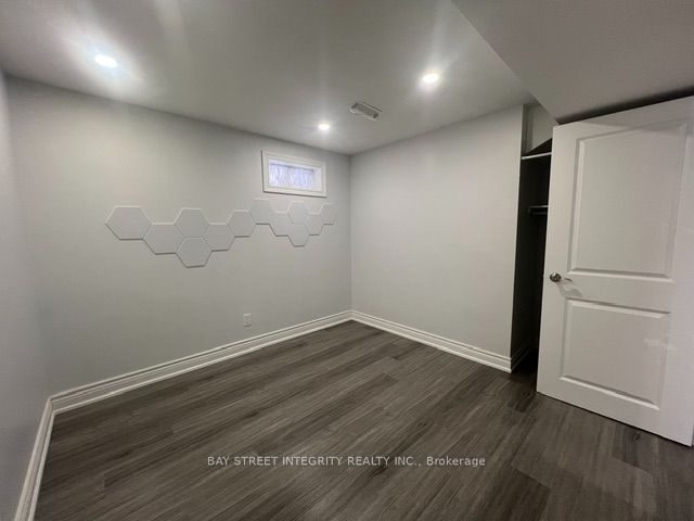 4736 Wild Rose Street, Mississauga 5
