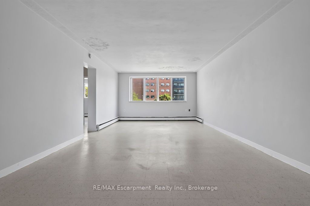 Unit 402 - 2393 New Street, Burlington 3