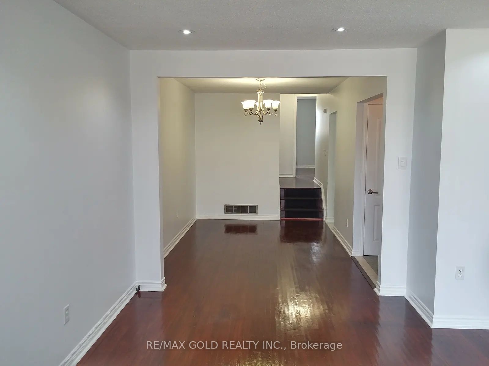 Unit Upper - 7 Forsythia Road, Brampton 3