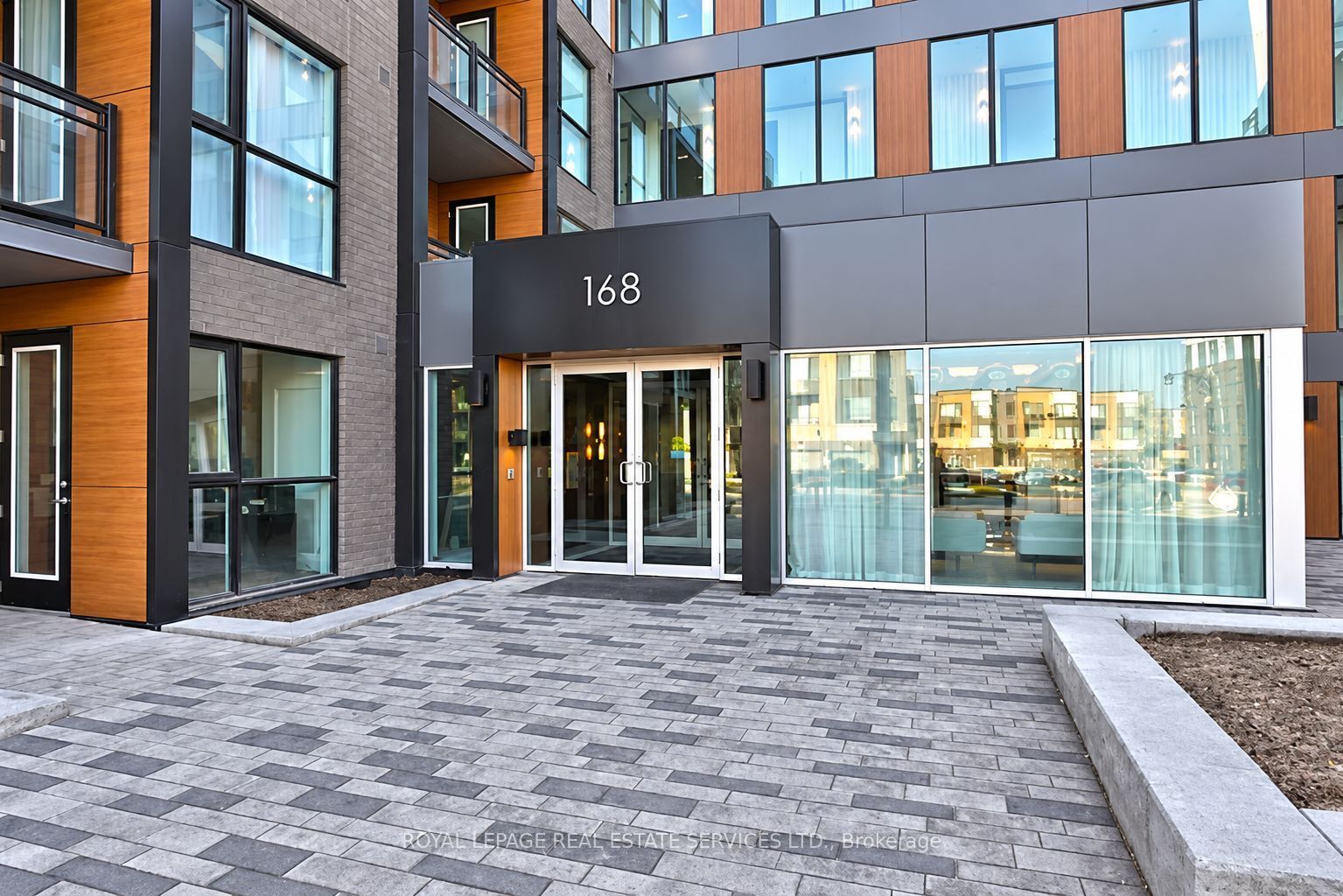 Unit 111 - 168 Sabina Drive, Oakville 2