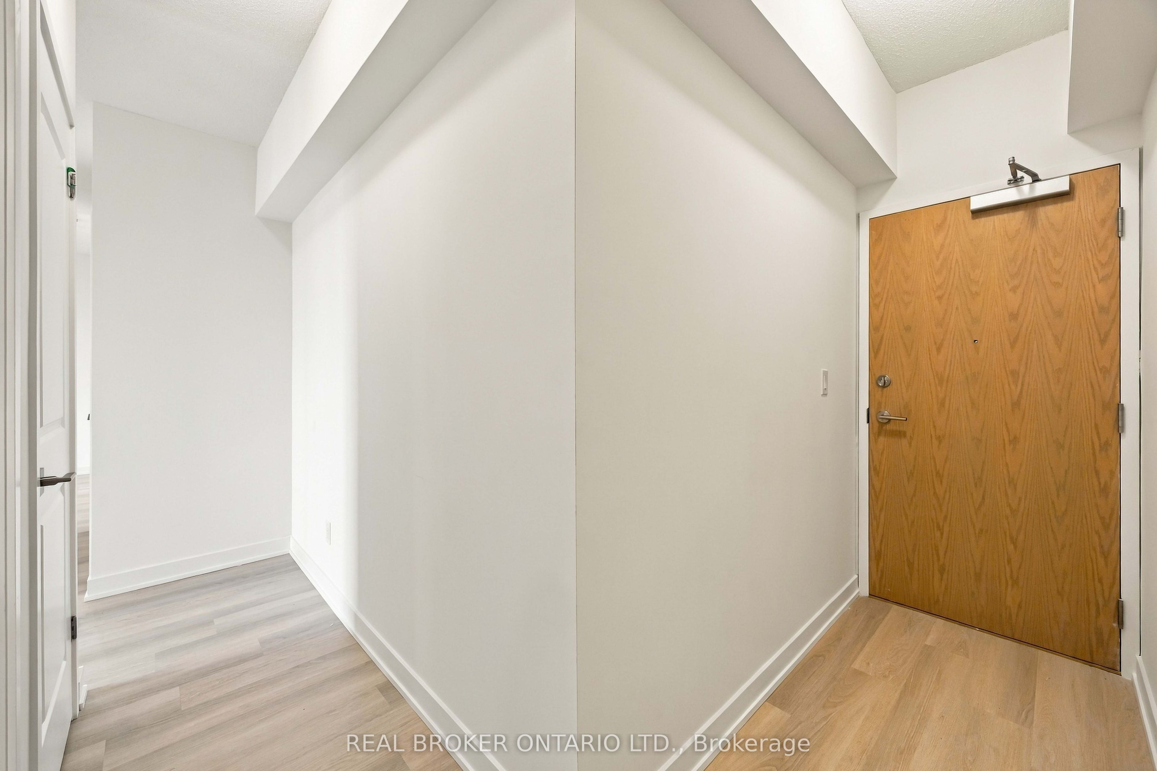 Unit 915 - 2825 Jane Street, North York 5