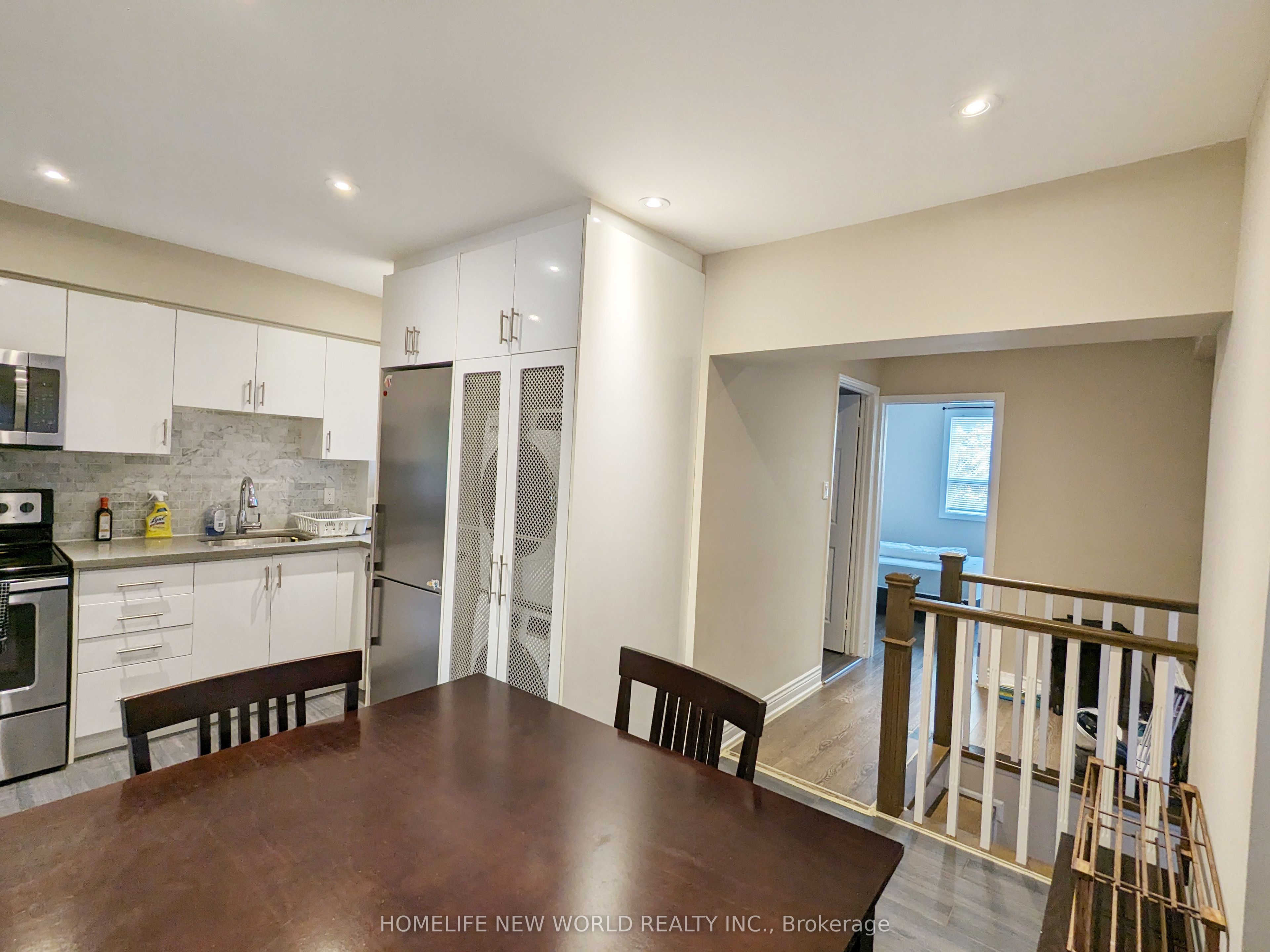 Unit Ground - 68 Garnet Avenue, Toronto 5