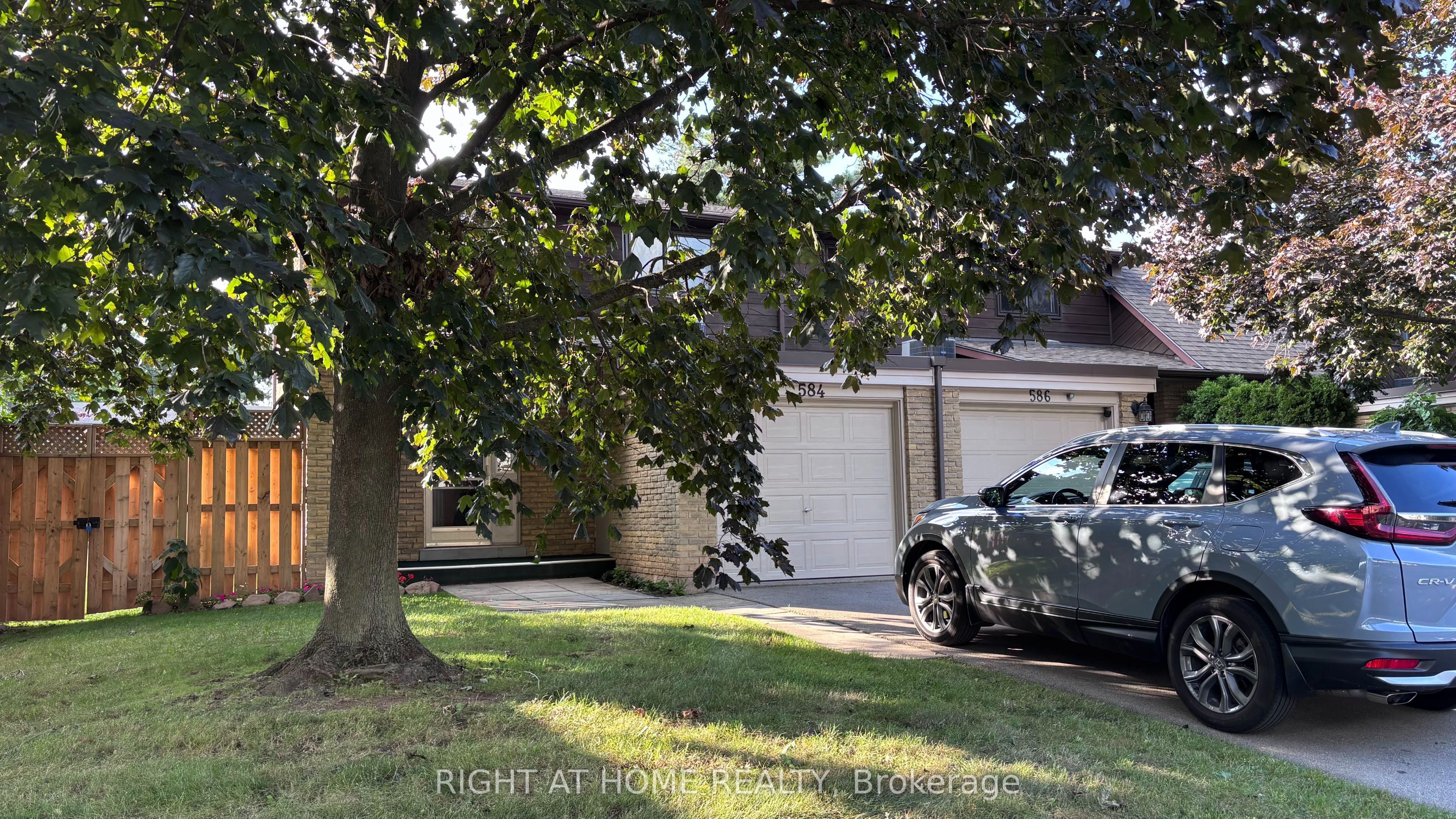 584 Forestwood Crescent, Burlington 2