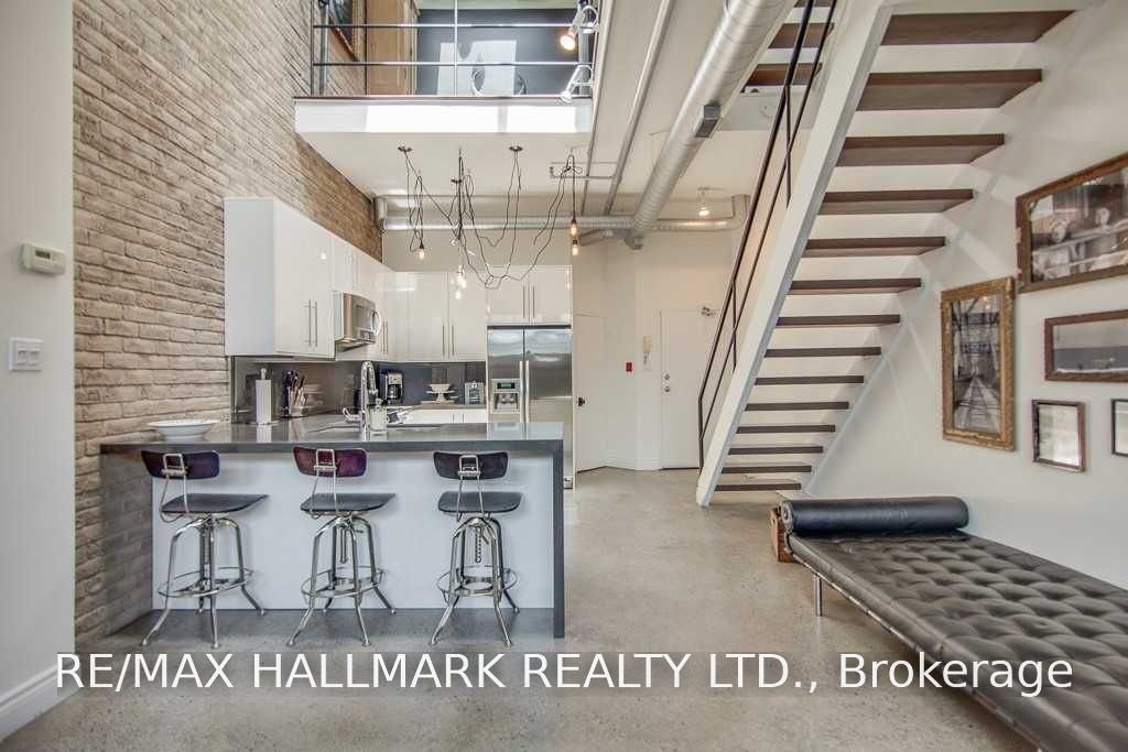Unit 7 - 6 Bartlett Avenue, Toronto 4