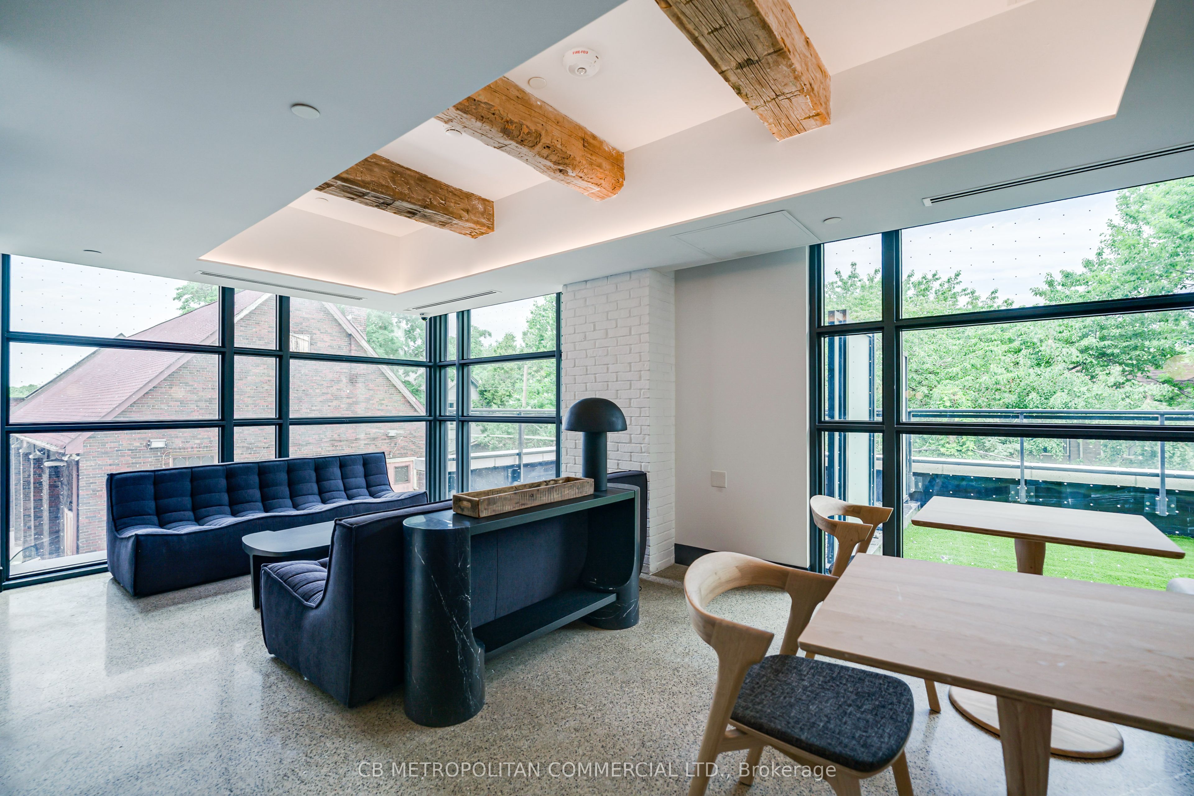 Unit 401 - 2946 Dundas Street West, Toronto 4