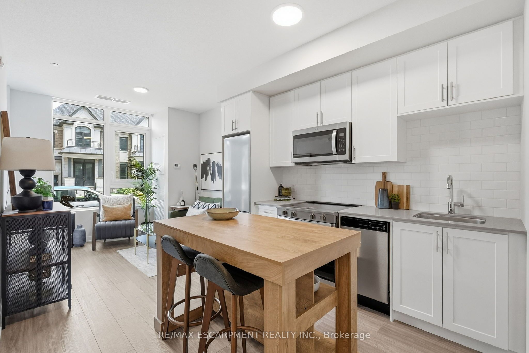 Unit 134 - 2500 Saw Whet Boulevard, Oakville 2