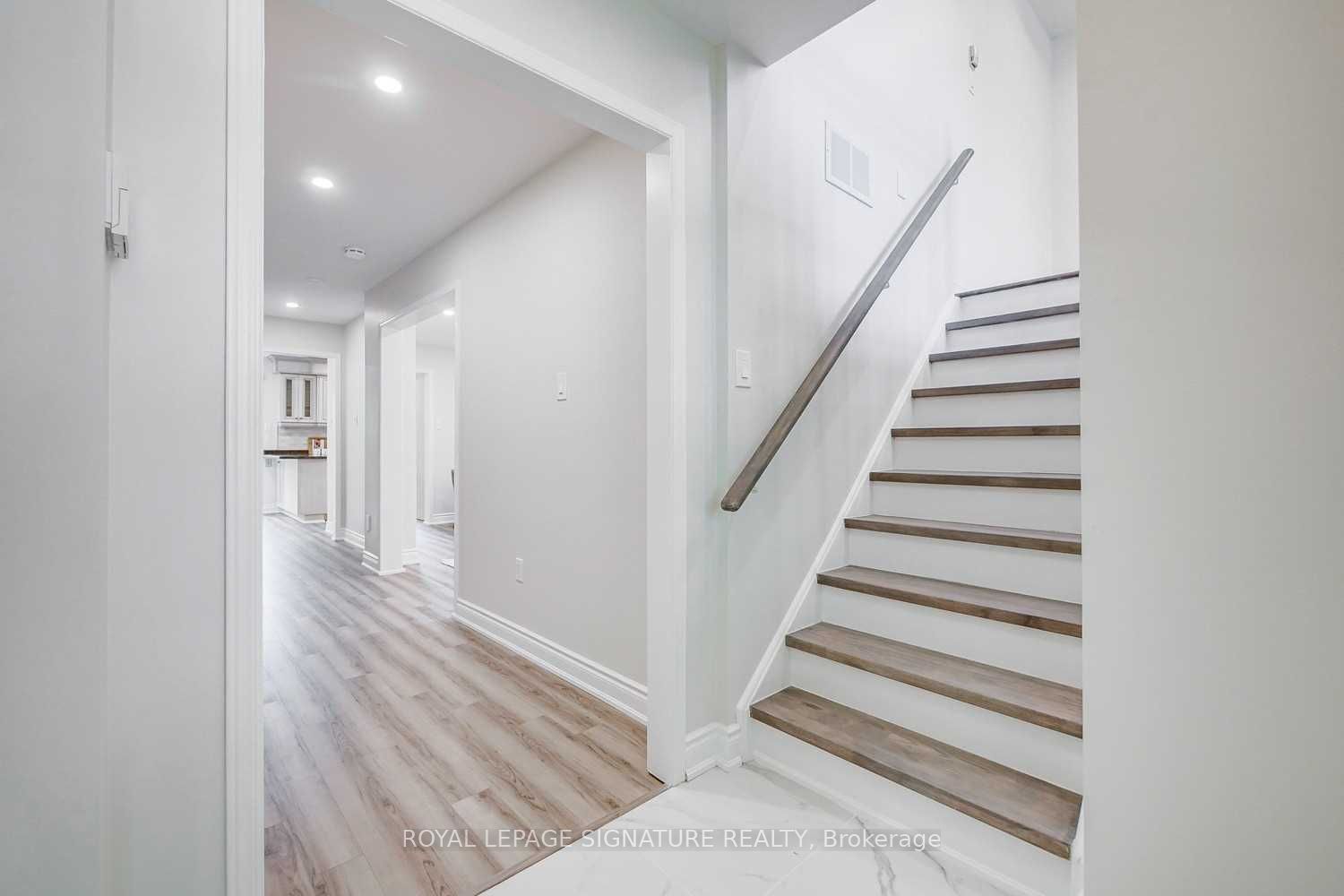 2260 Ridge Landing, Oakville 2