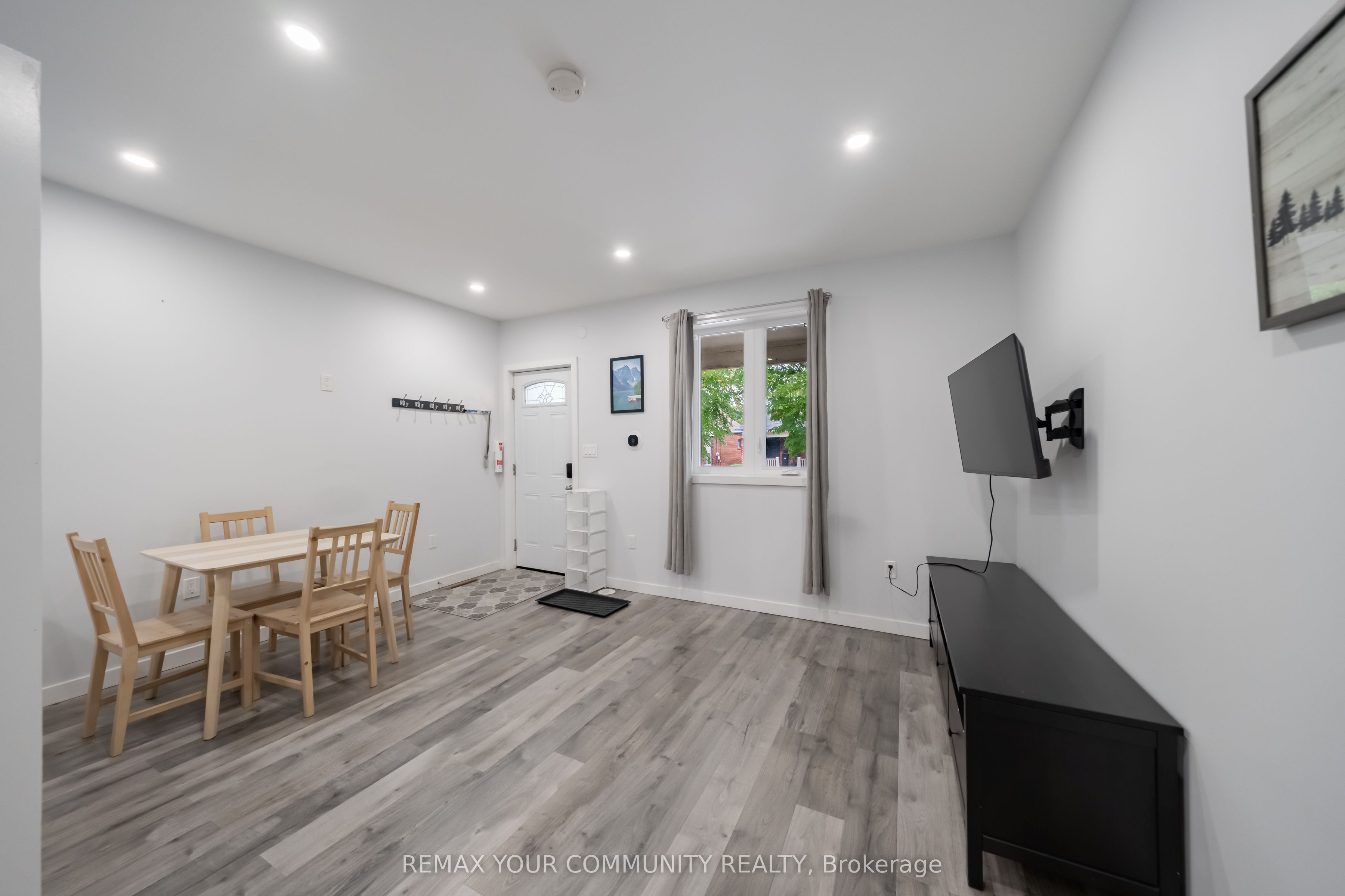 Unit Main - 50 Brownville Avenue, Toronto 3