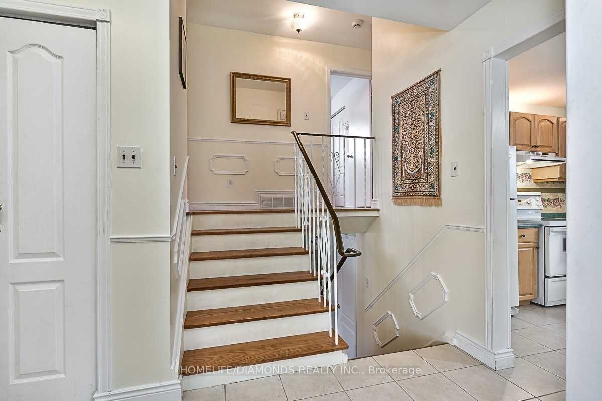 35 Edenborough Drive, Brampton 4