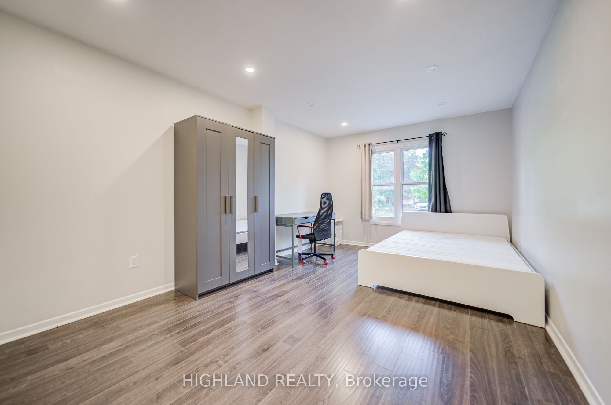 2032 Glenada Crescent, Oakville 4