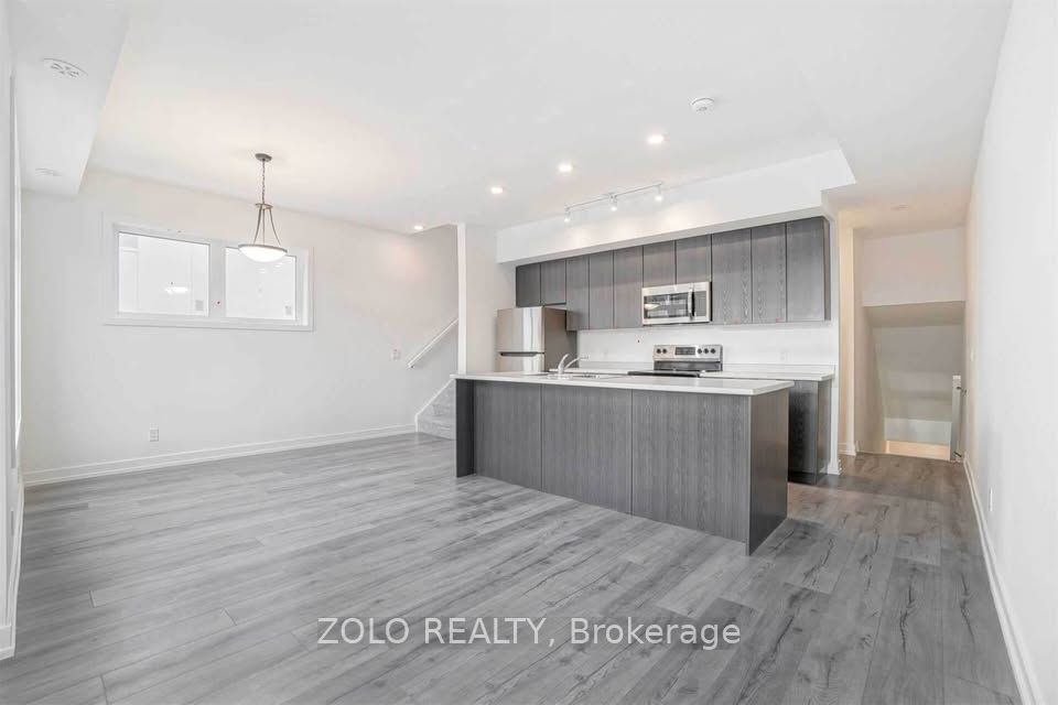 Unit 318 - 3058 Sixth Line, Oakville 2