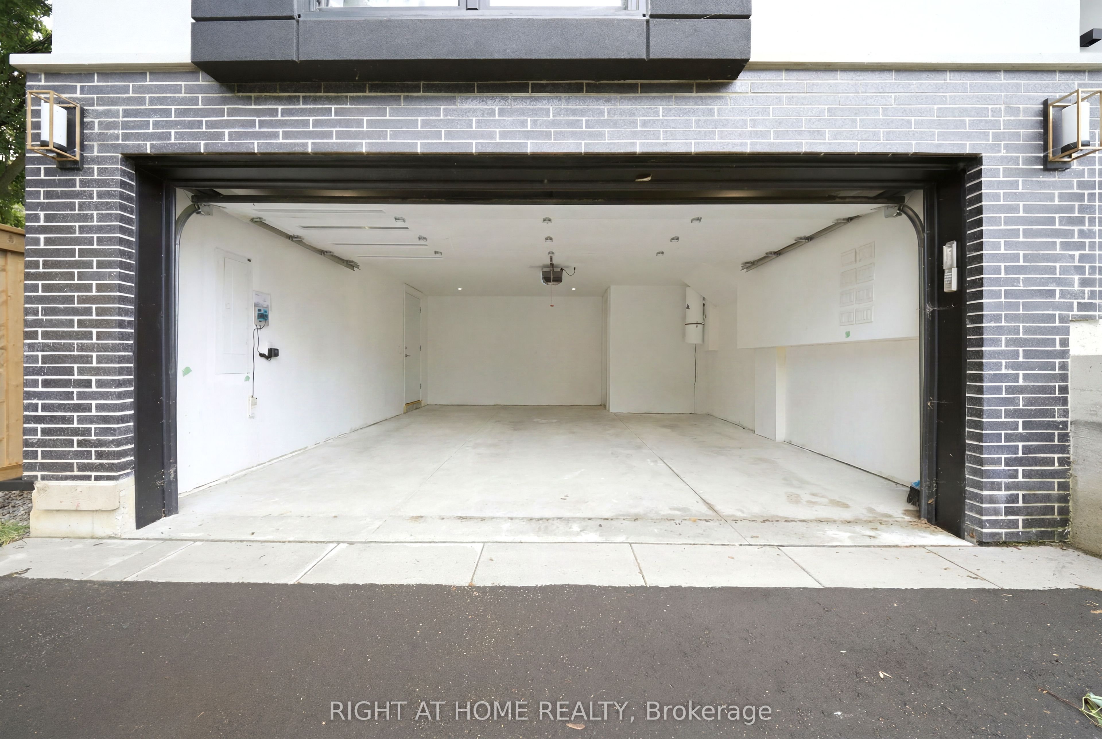 28 Pine Avenue S, Mississauga 5