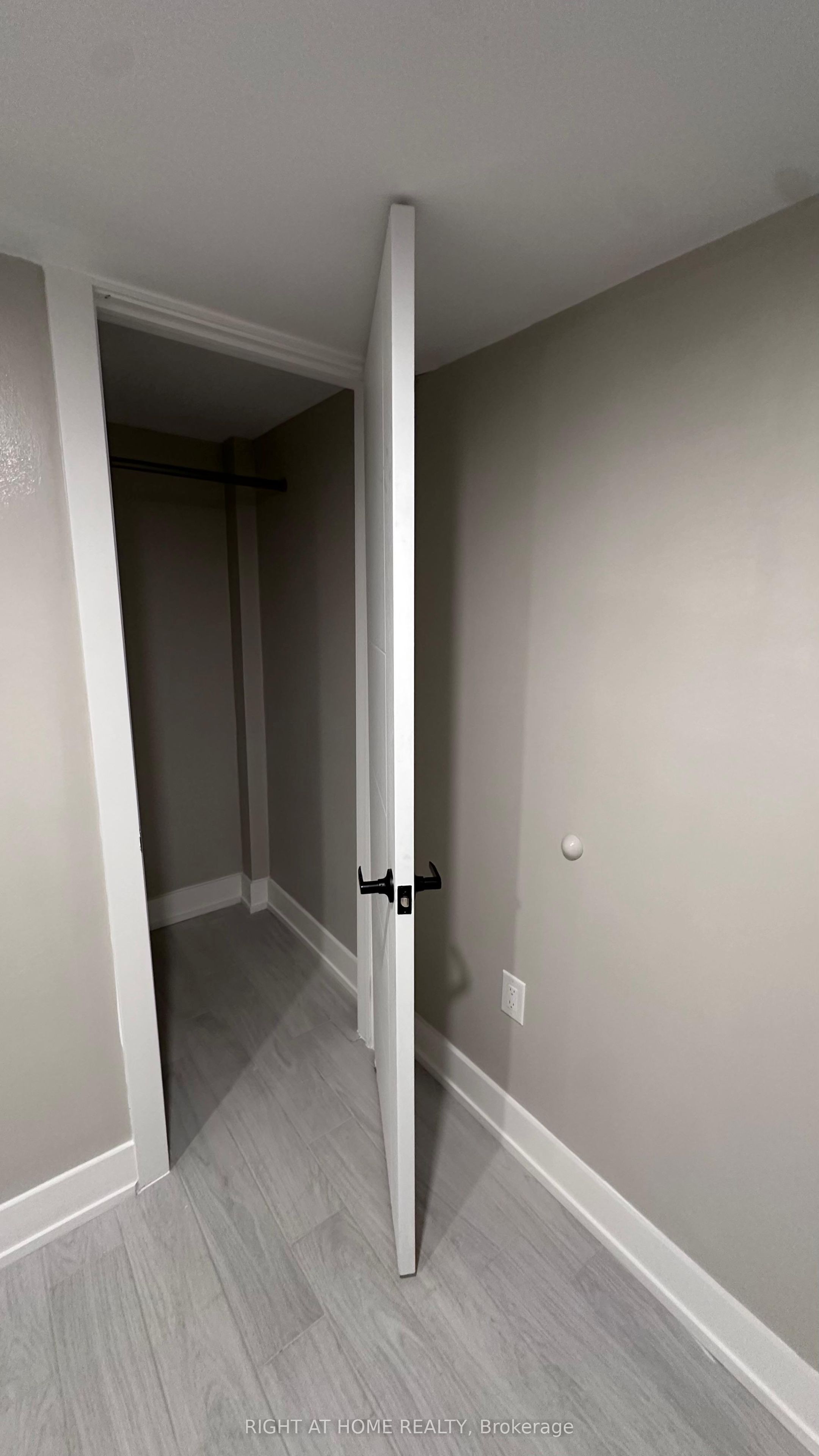 Unit B - 500 Salem Avenue N, Toronto 3
