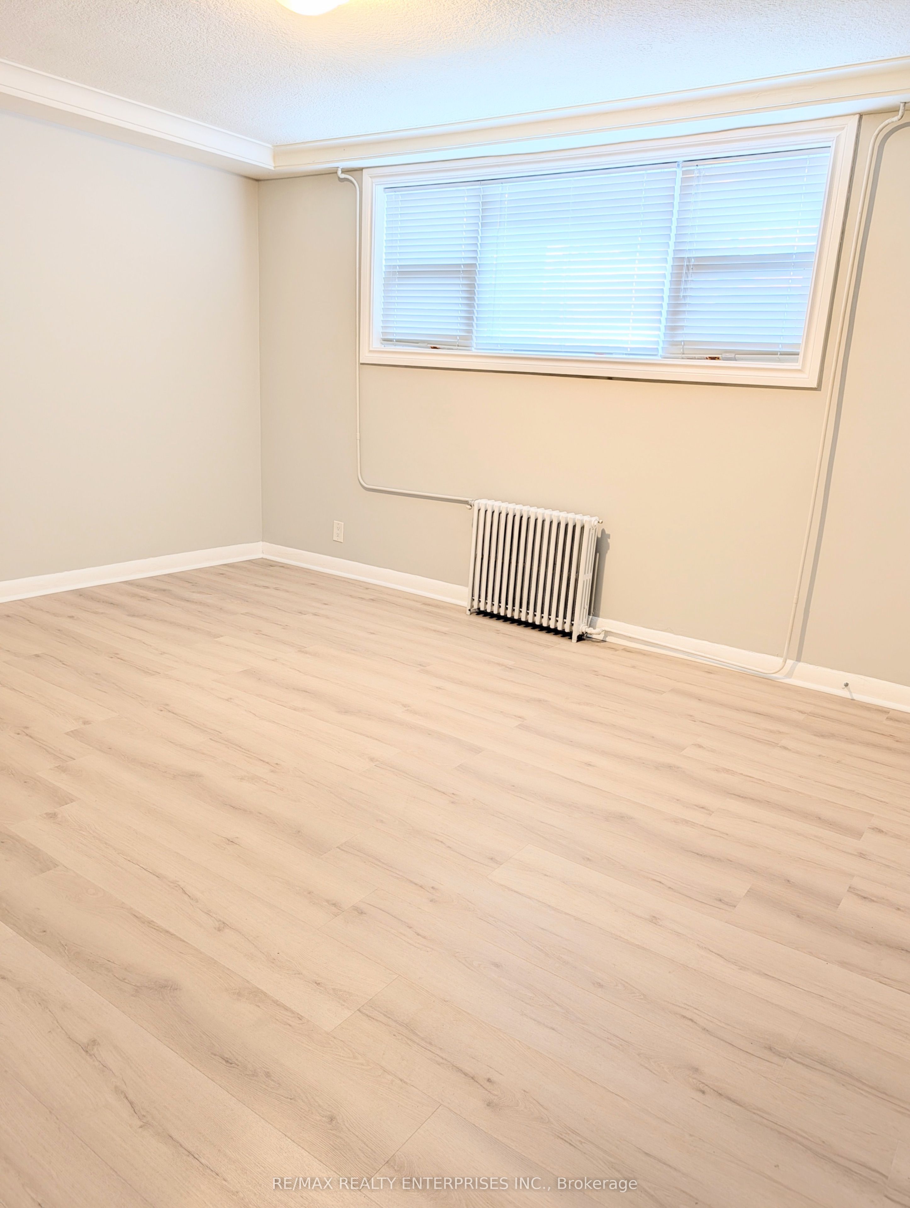 Unit Apt 1 - 22 Peter Street S, Mississauga 4