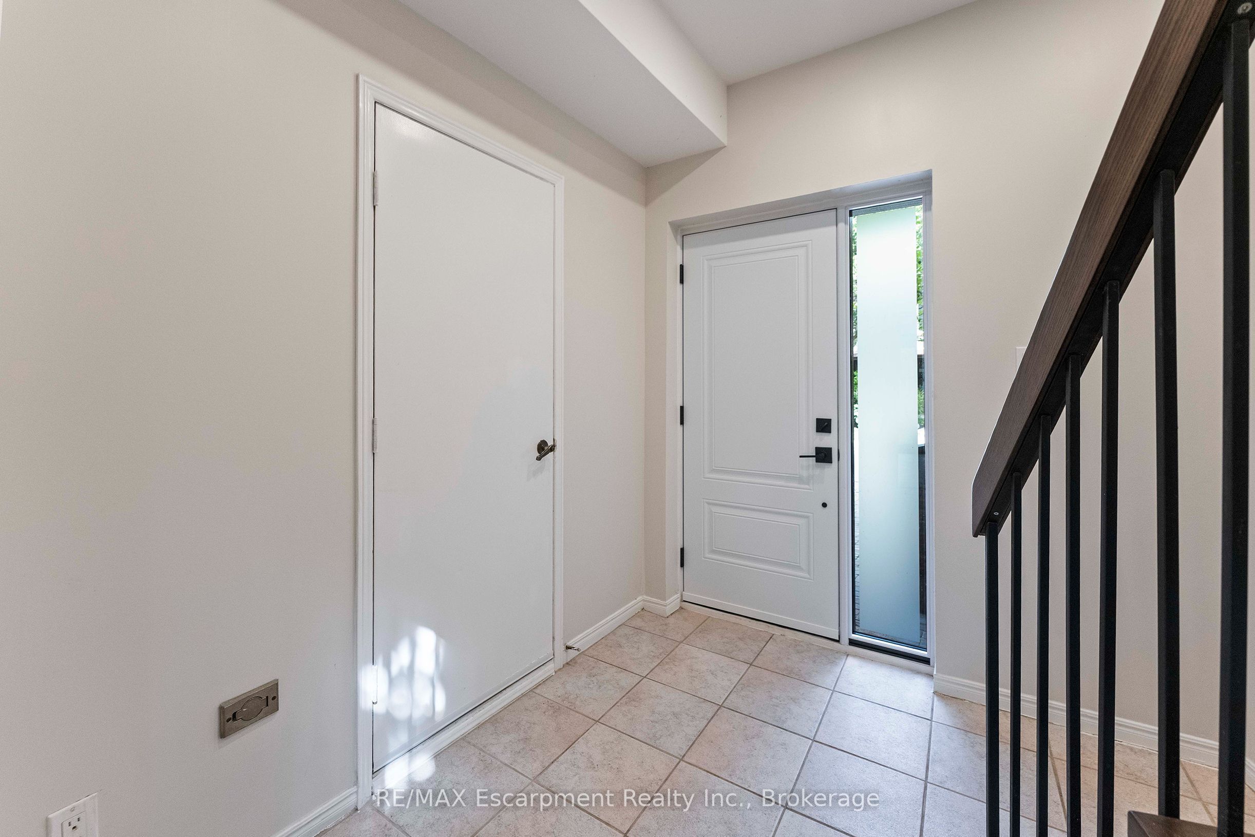 Unit 9 - 1160 Walden Circle, Mississauga 4
